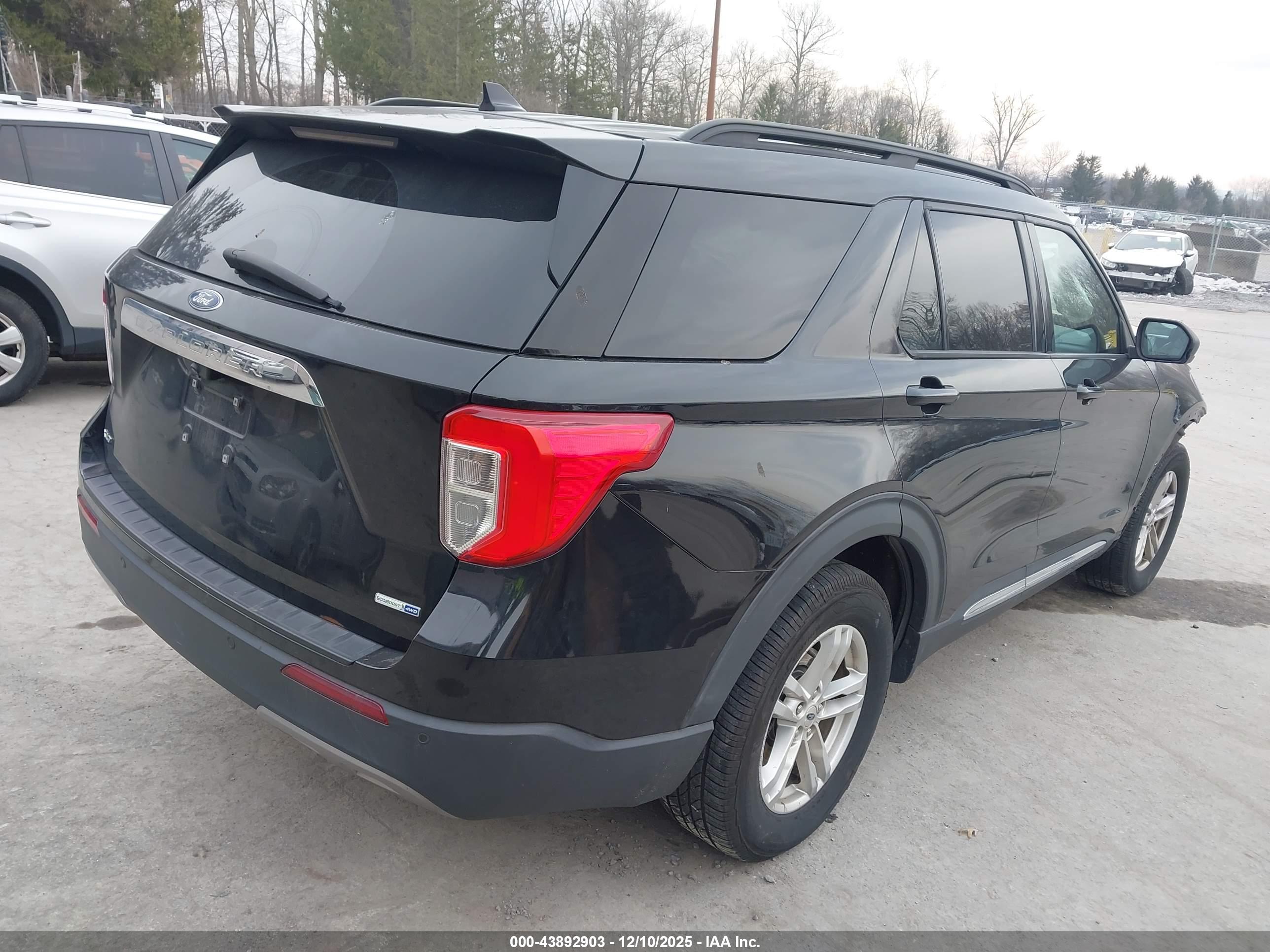 FORD EXPLORER image 4