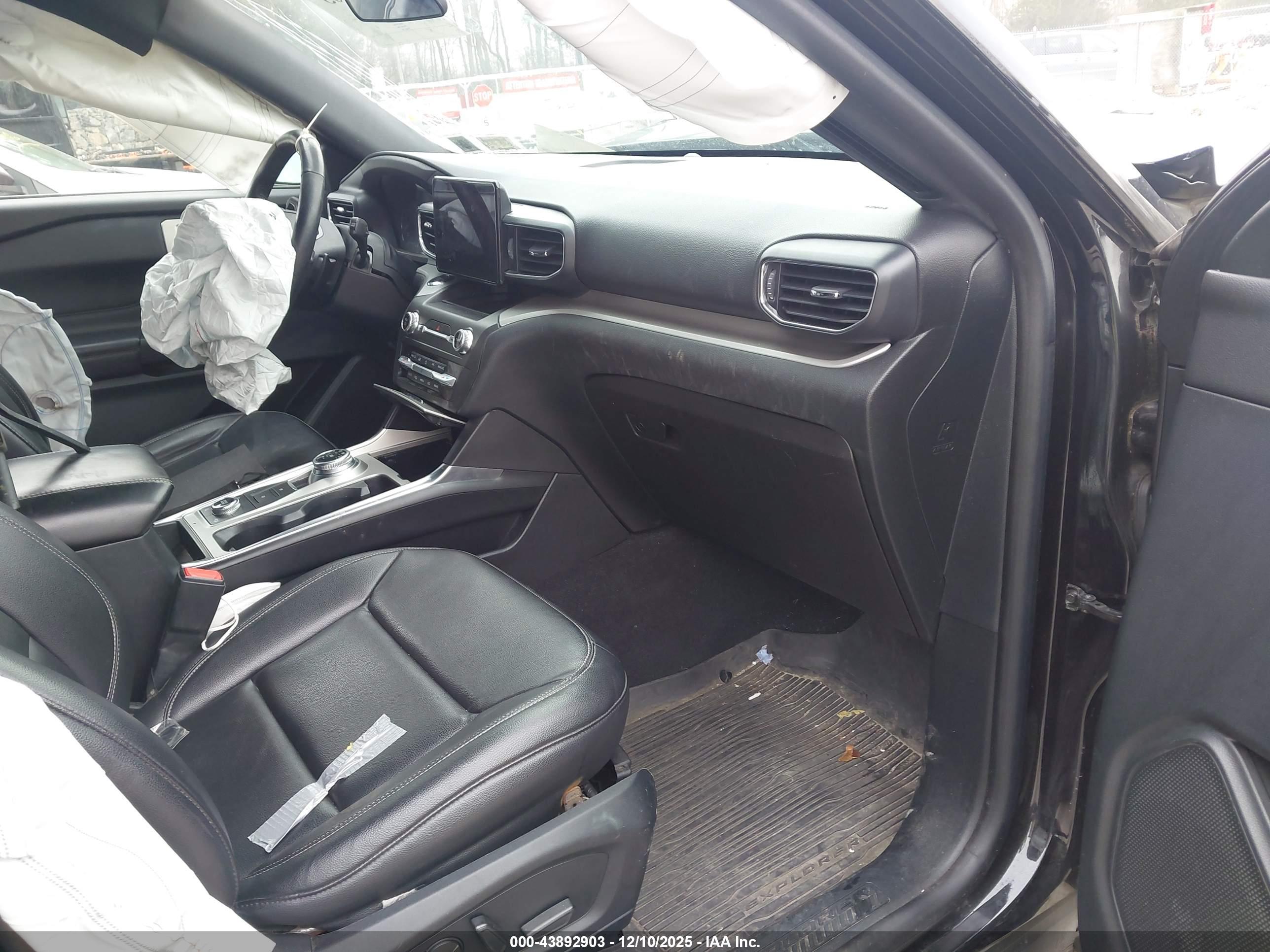 FORD EXPLORER image 5