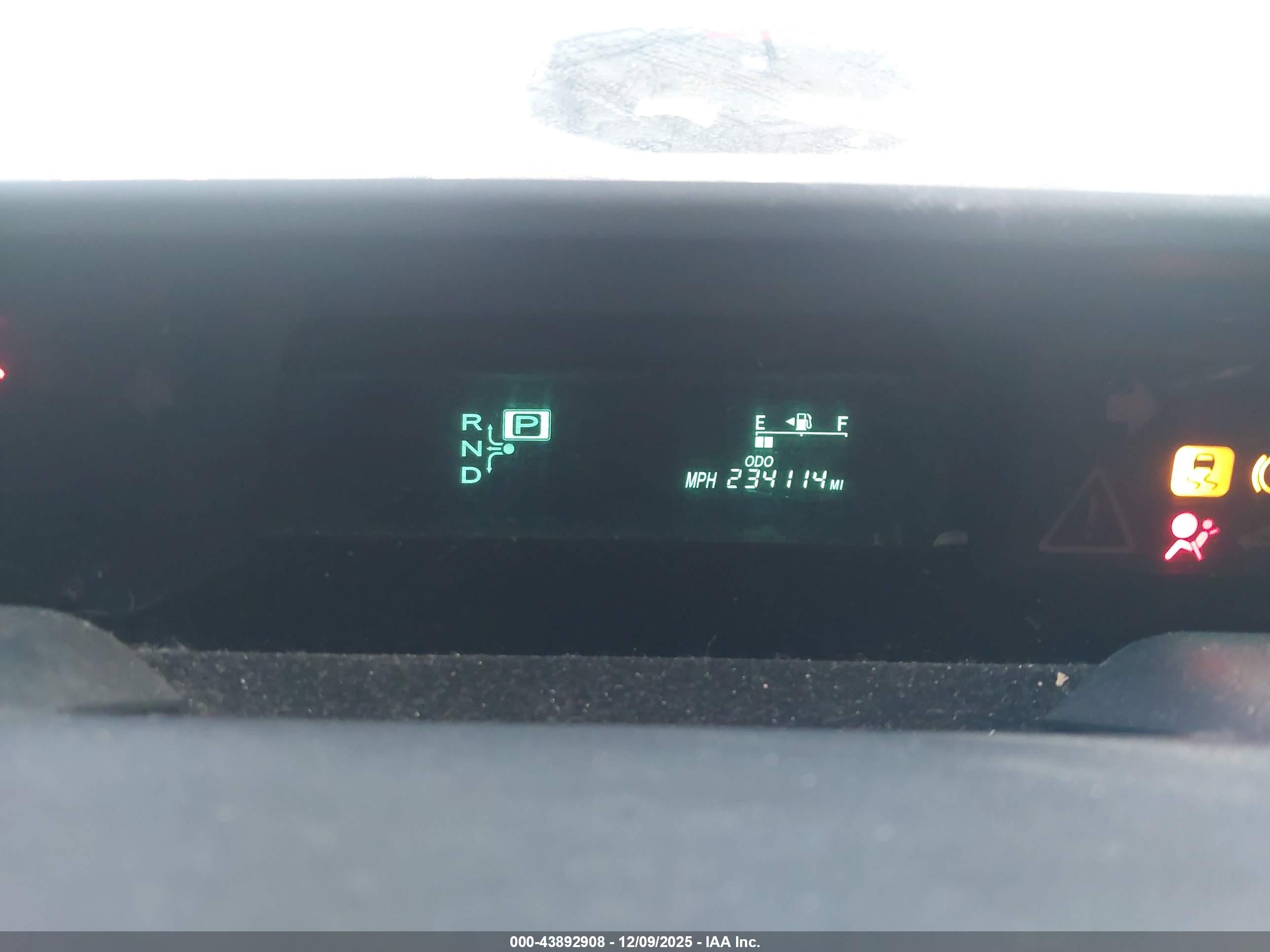 TOYOTA PRIUS image 7