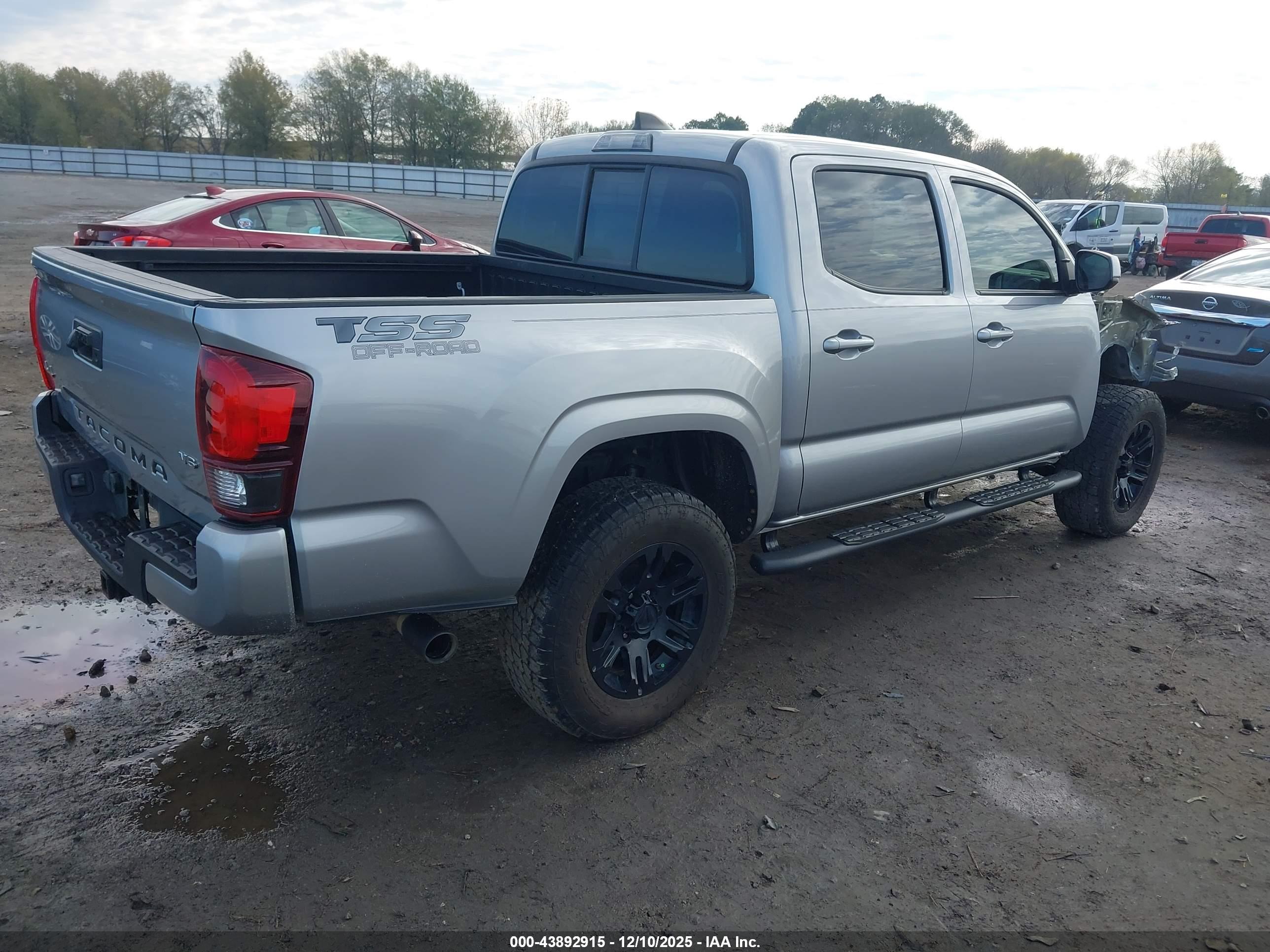 TOYOTA TACOMA image 4