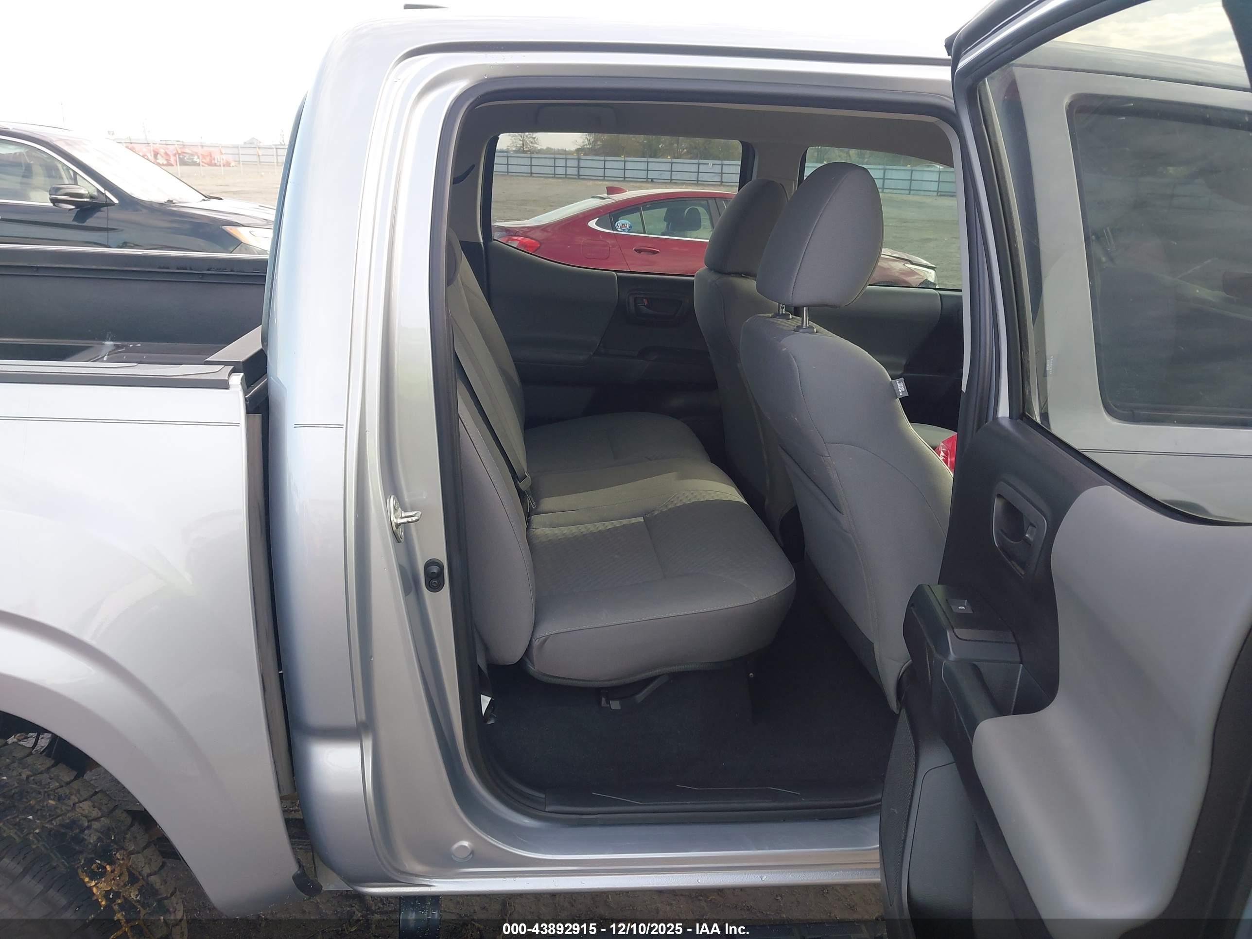 TOYOTA TACOMA image 8