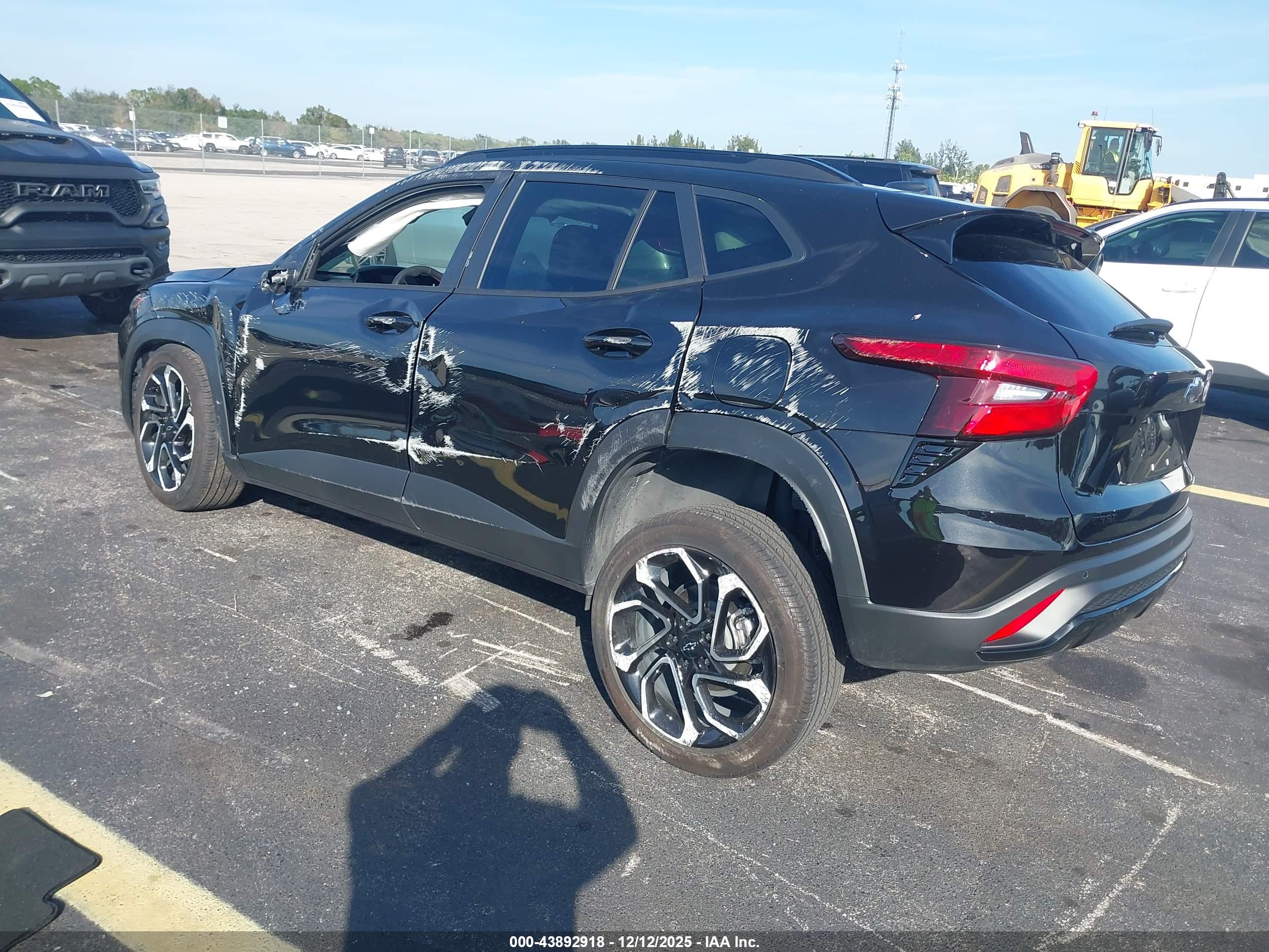 CHEVROLET TRAX image 3