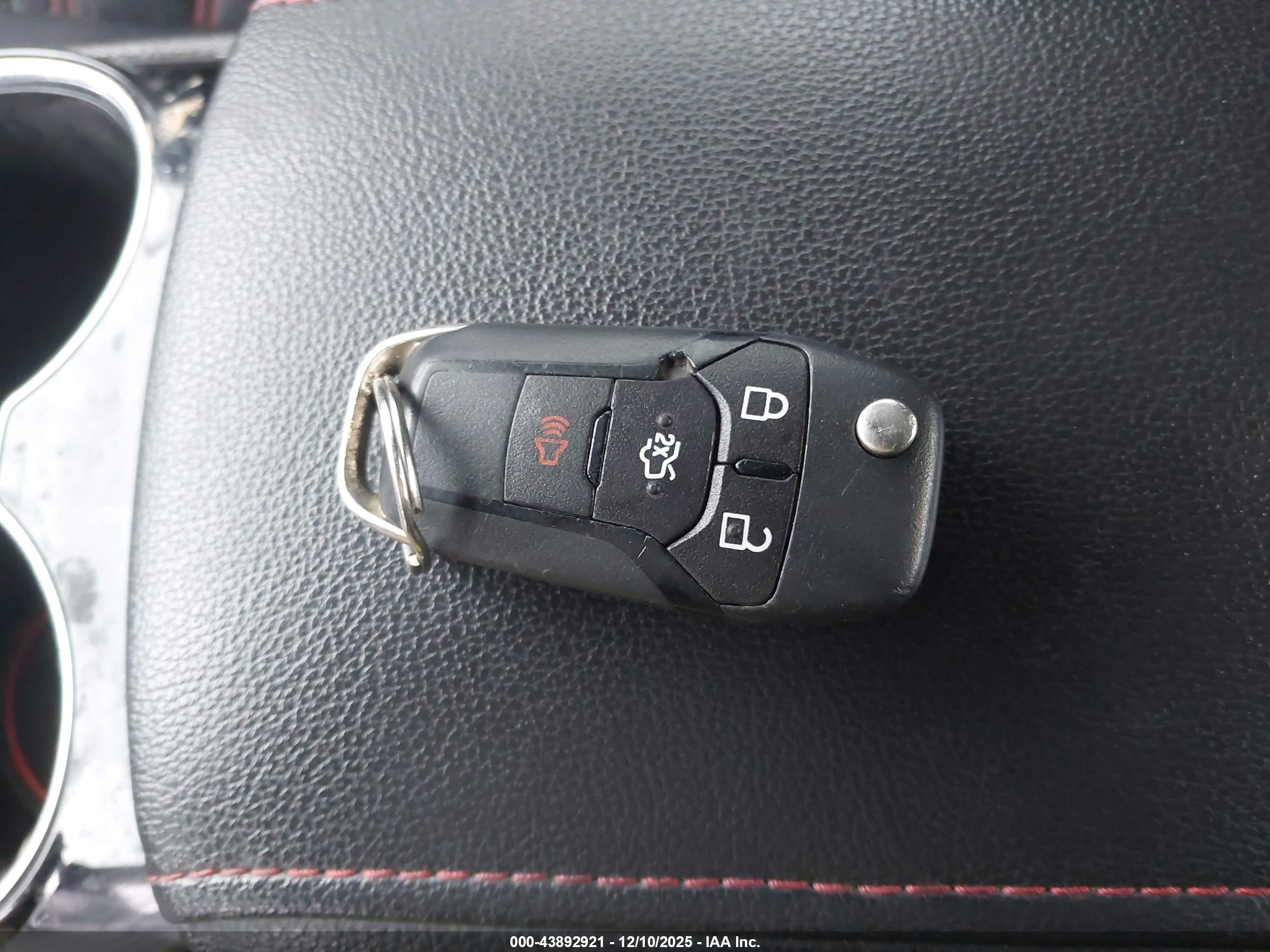 FORD FUSION image 11