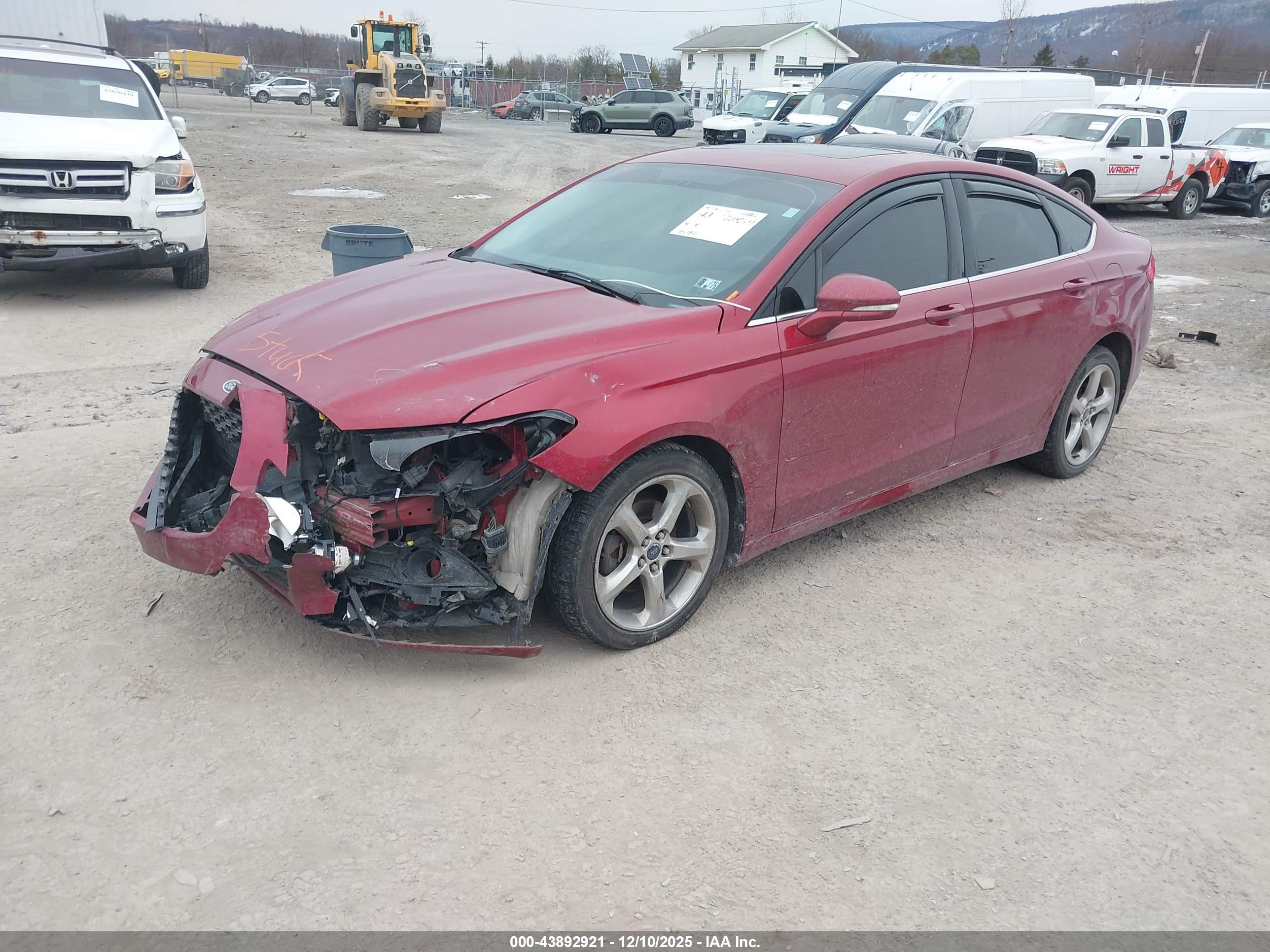 FORD FUSION image 2