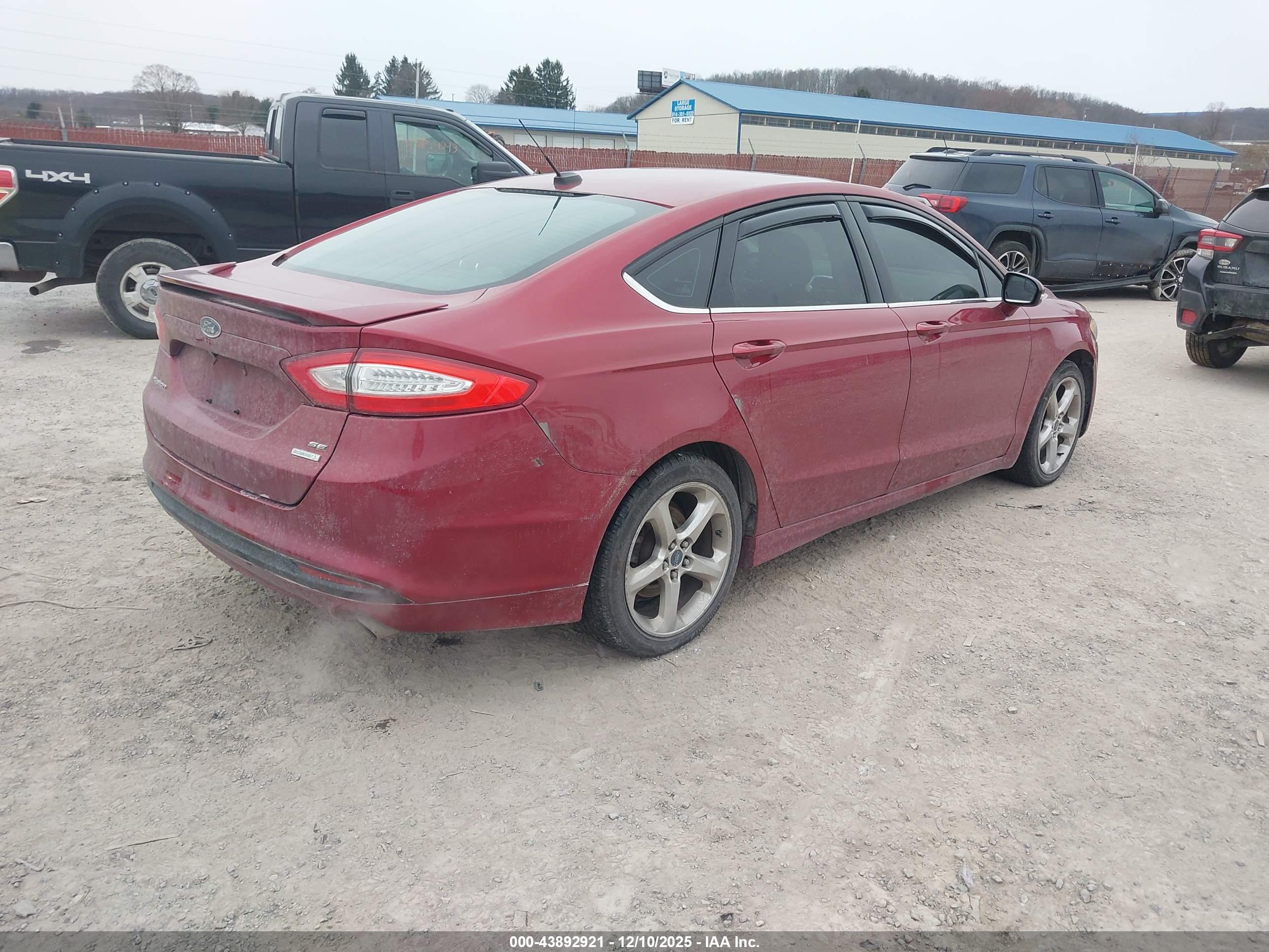 FORD FUSION image 4