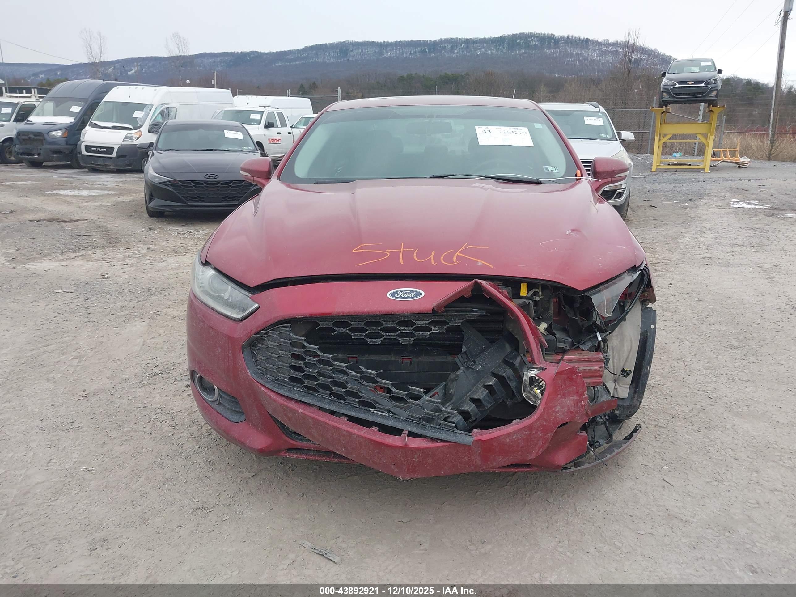FORD FUSION image 6
