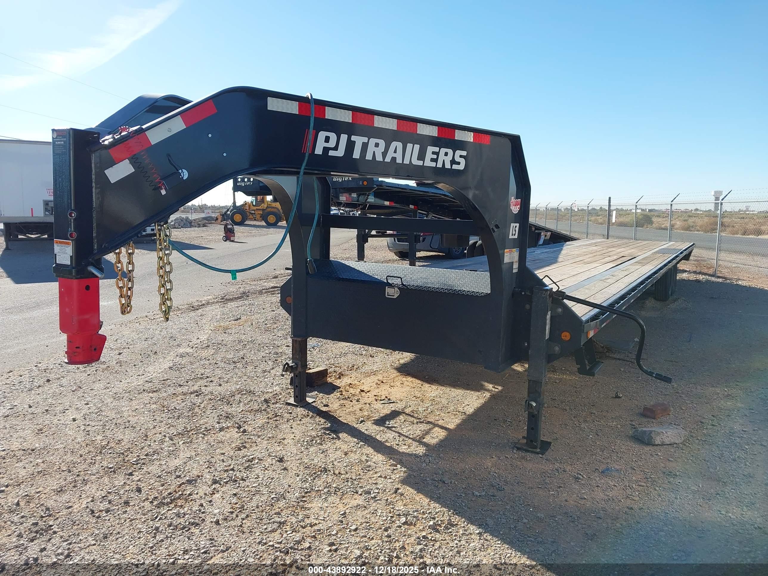PJ TRAILERS image 2