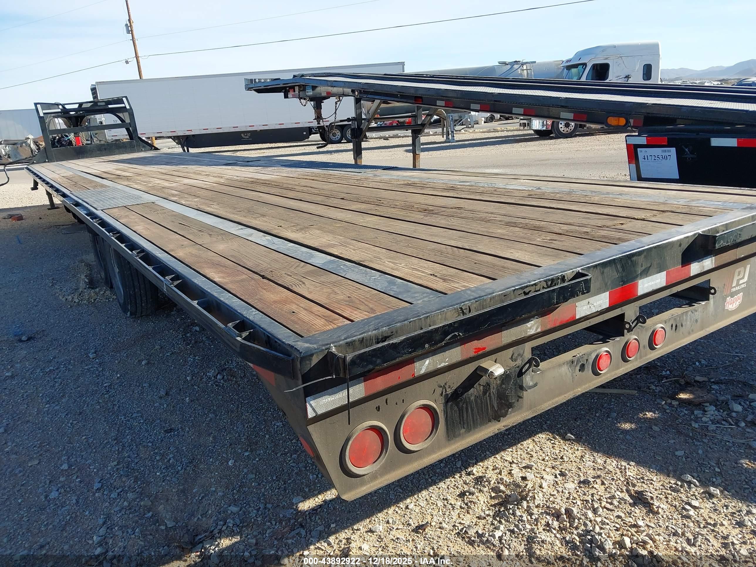 PJ TRAILERS image 3