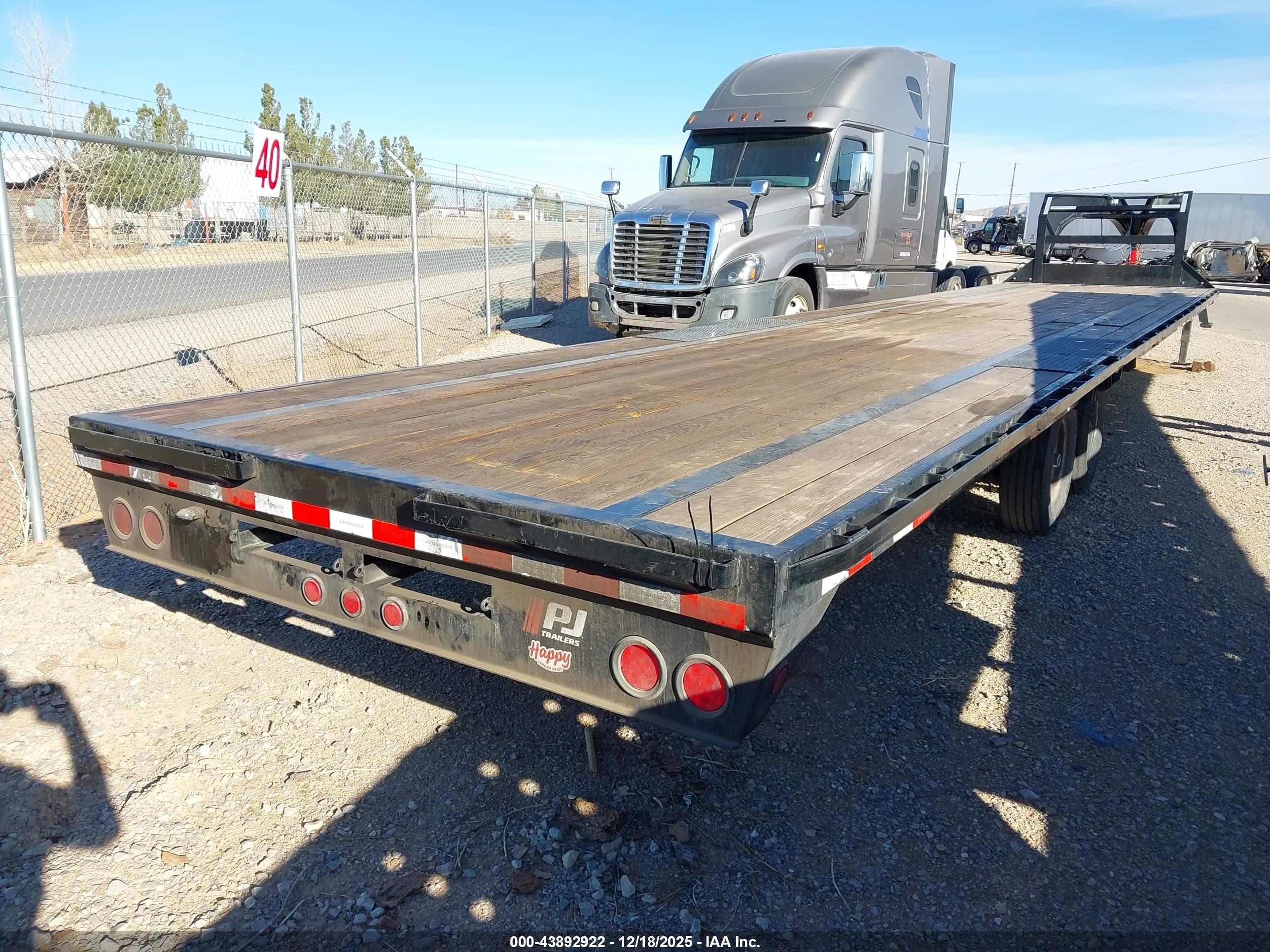 PJ TRAILERS image 4