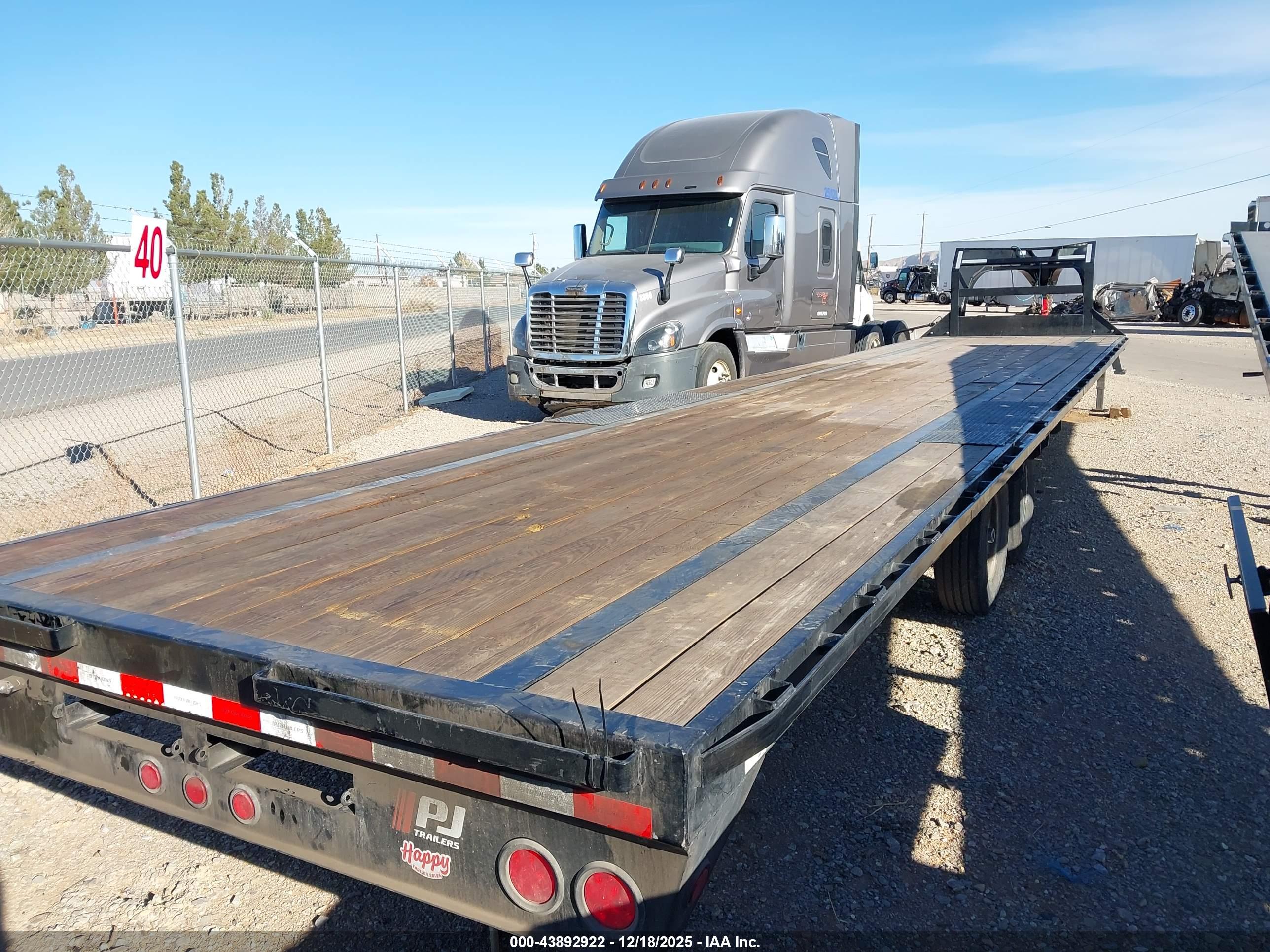 PJ TRAILERS image 5