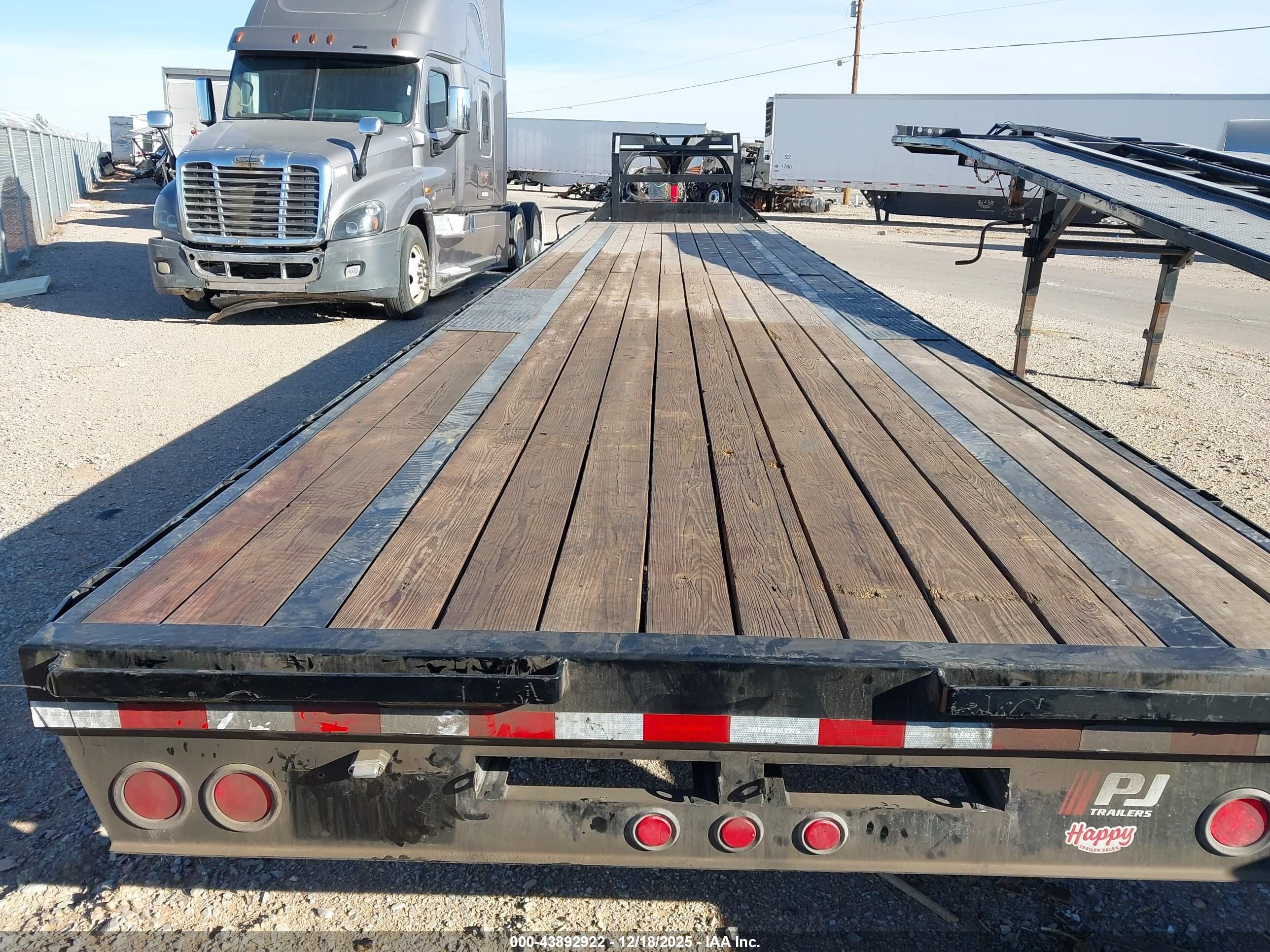 PJ TRAILERS image 6
