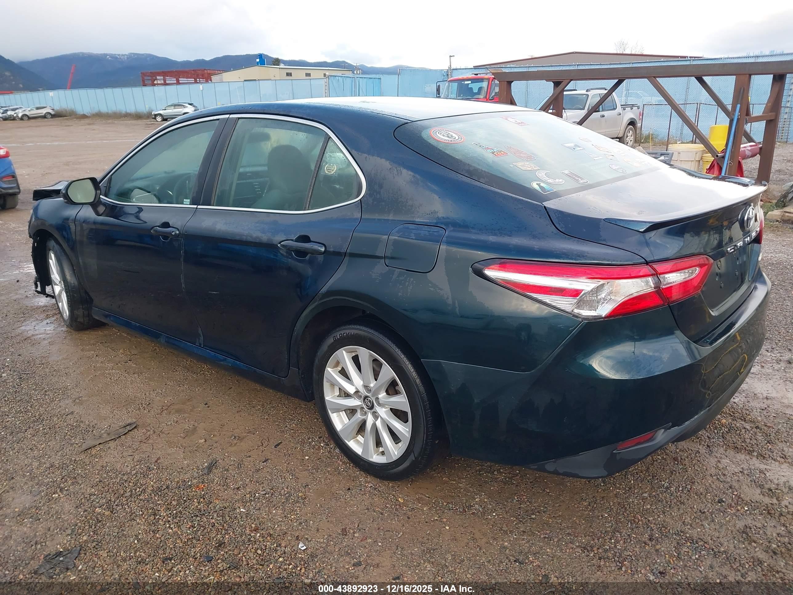 TOYOTA CAMRY image 3