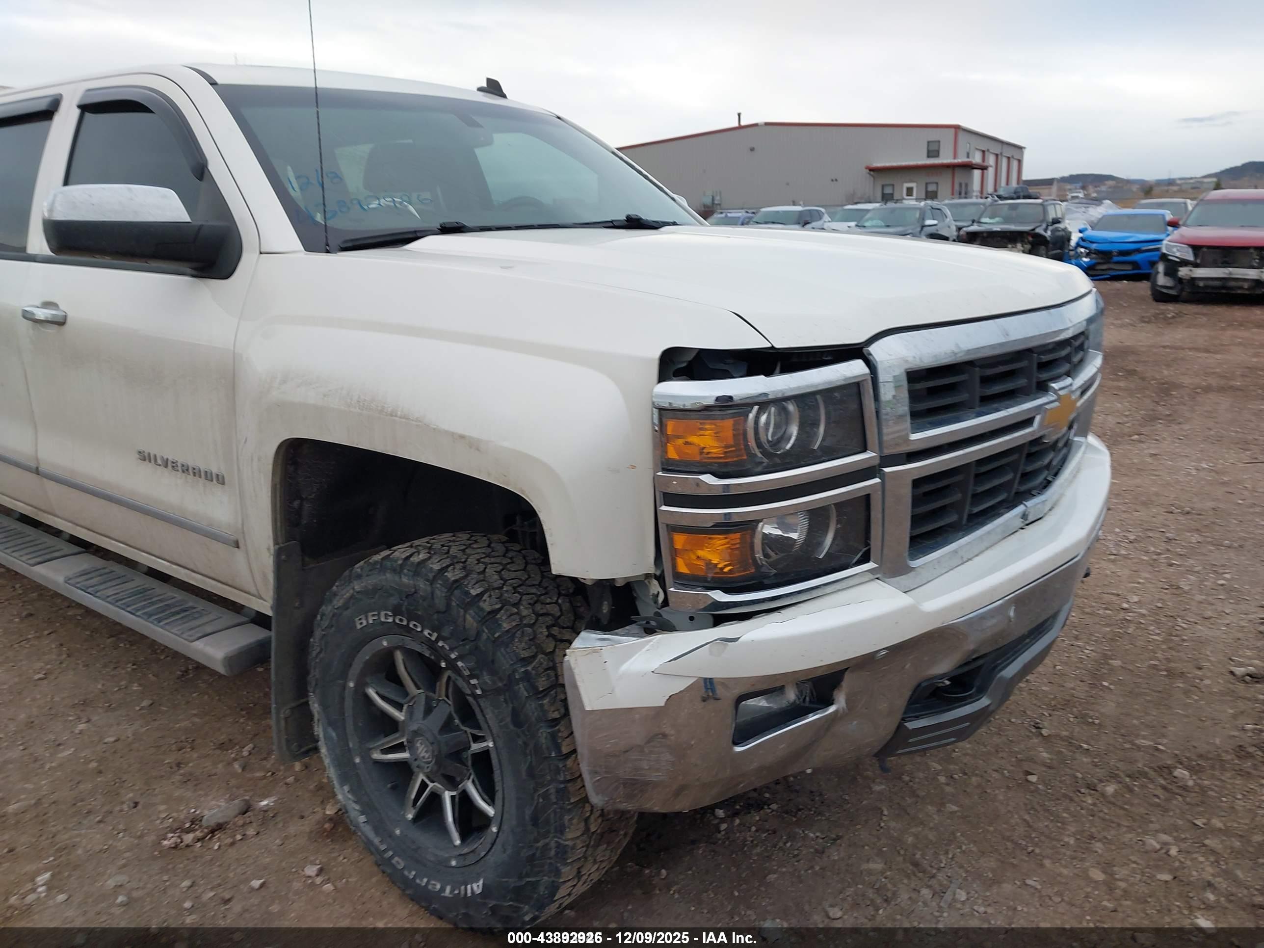 CHEVROLET SILVERADO image 6