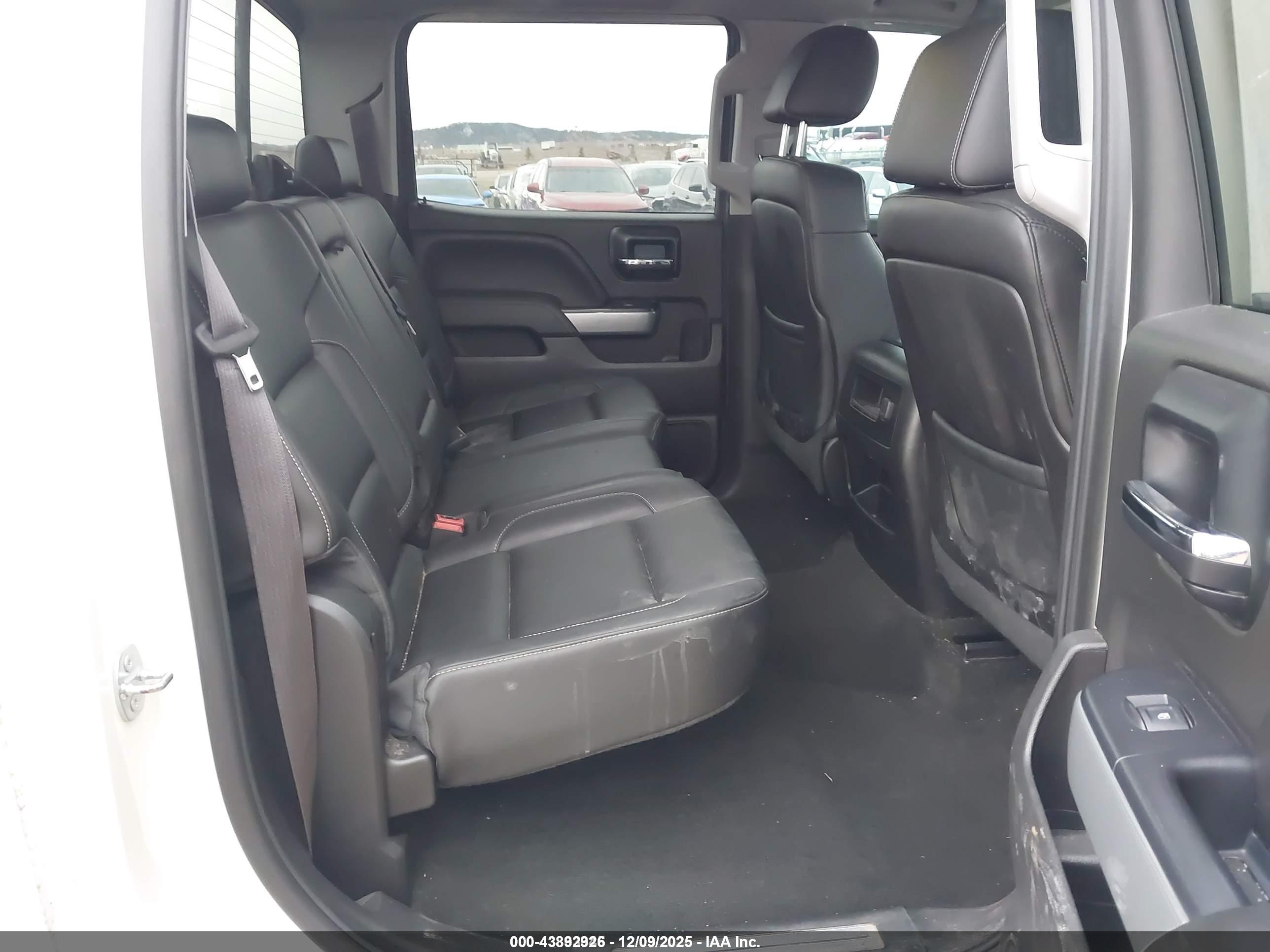 CHEVROLET SILVERADO image 8