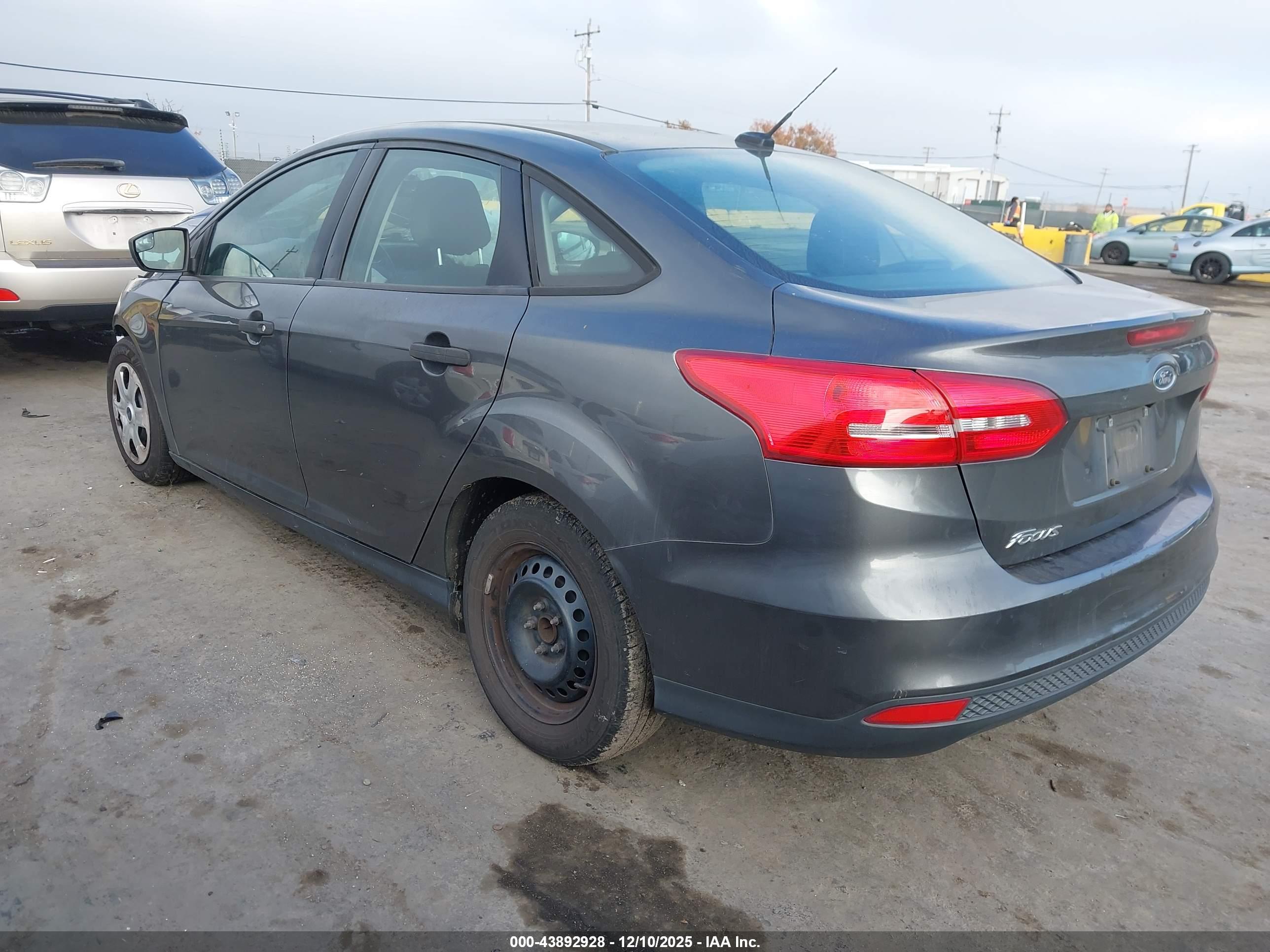FORD FOCUS image 3