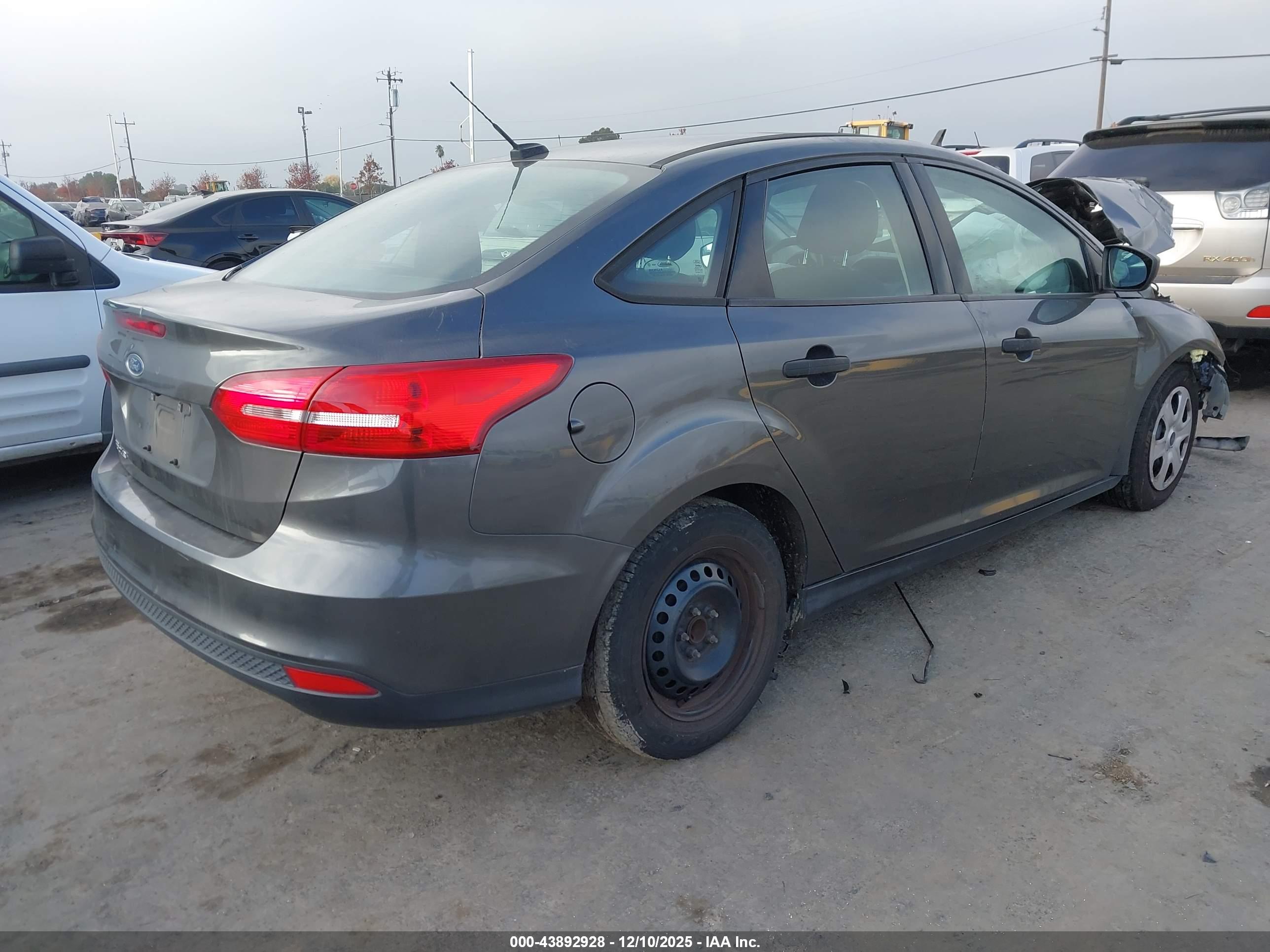 FORD FOCUS image 4