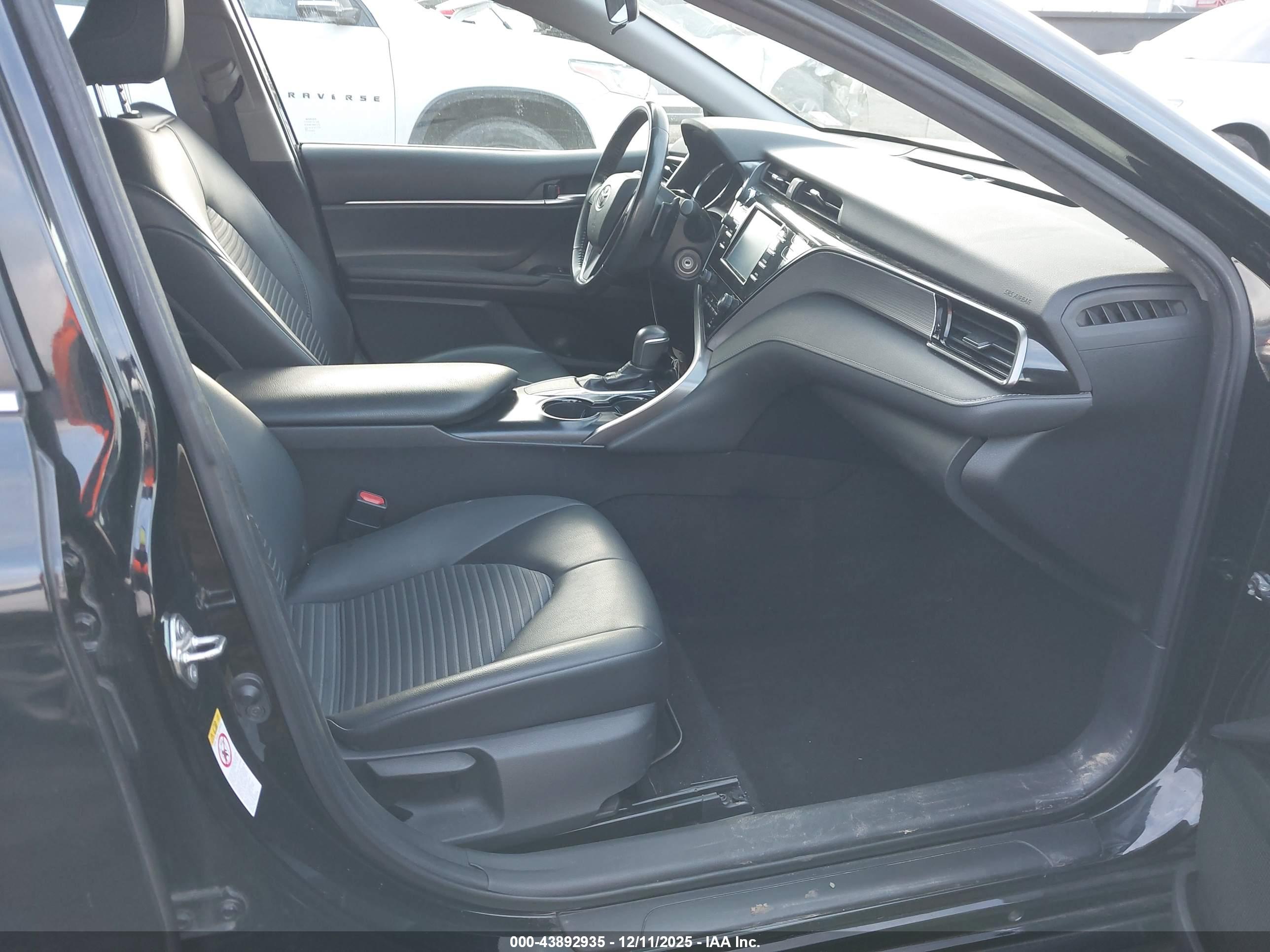 TOYOTA CAMRY image 5
