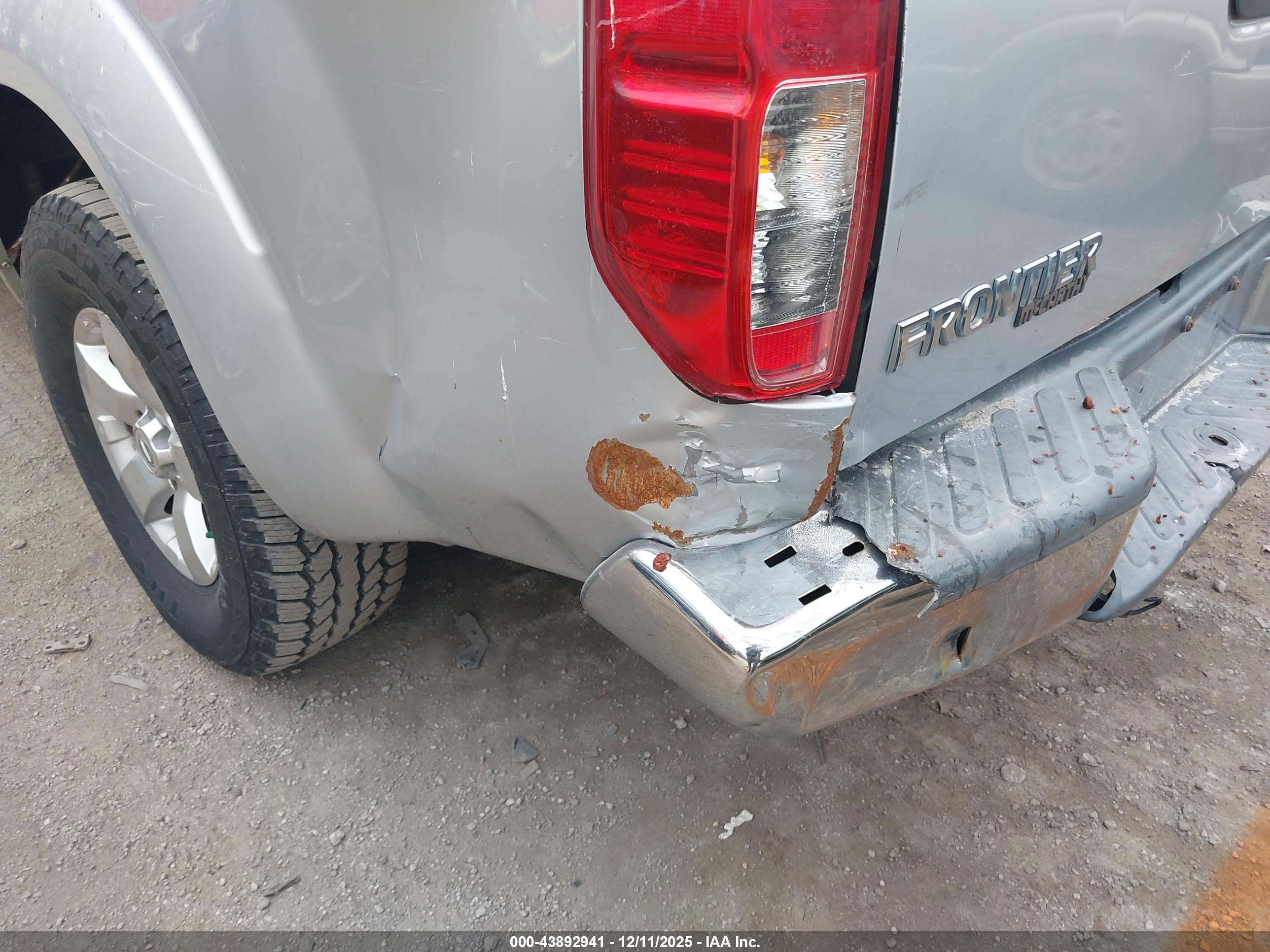 NISSAN FRONTIER image 6