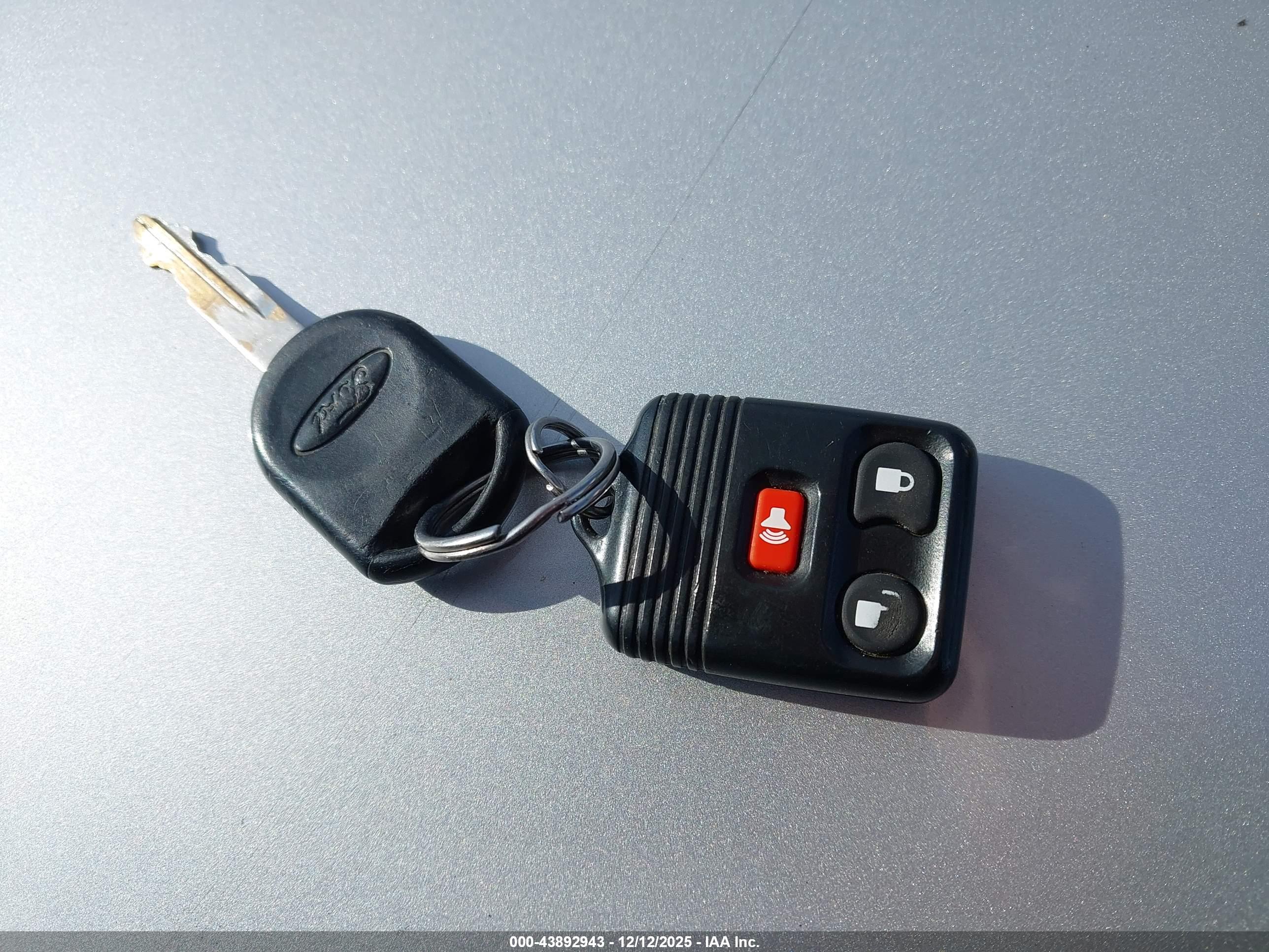 FORD ESCAPE image 11
