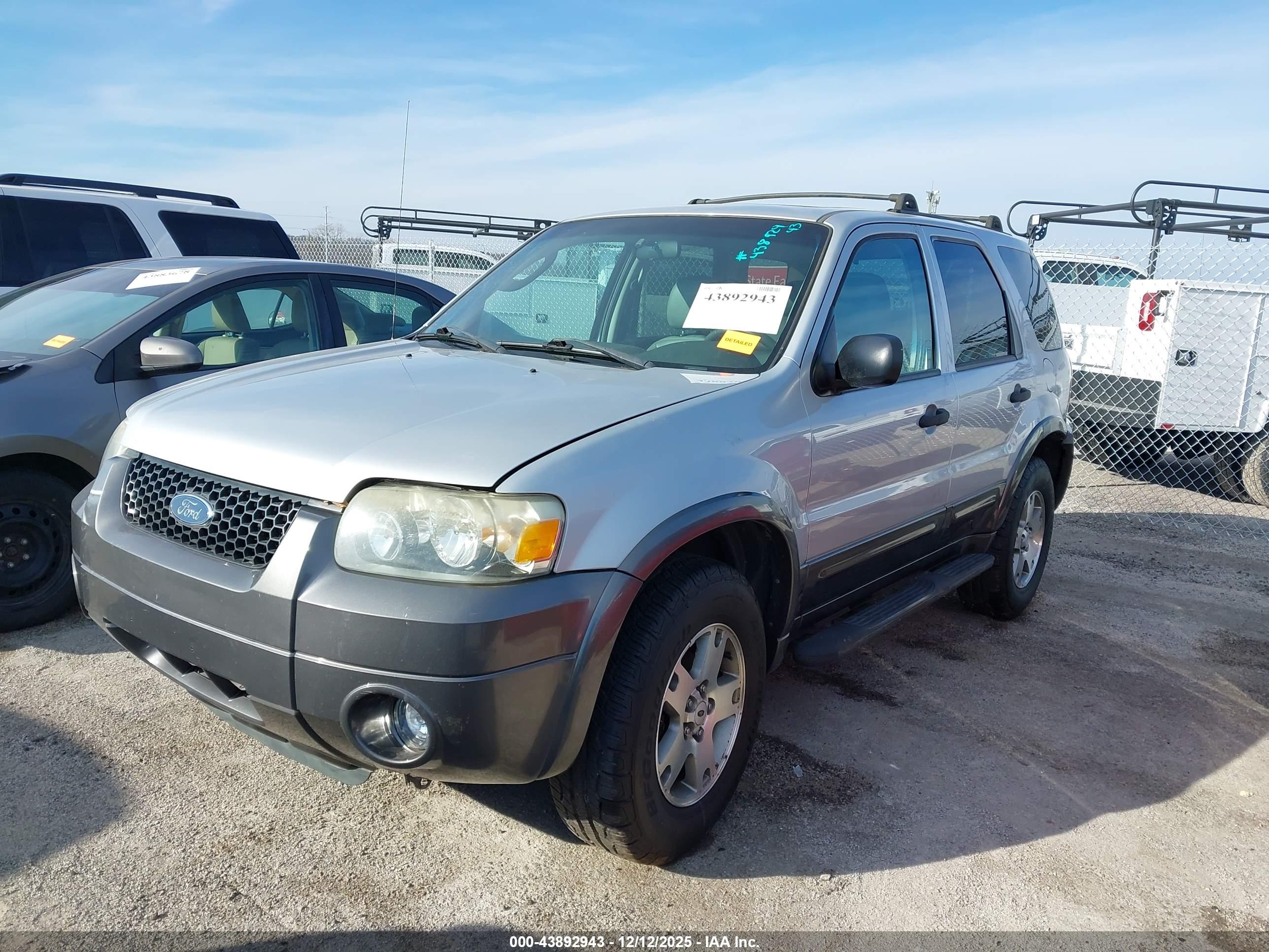FORD ESCAPE image 2