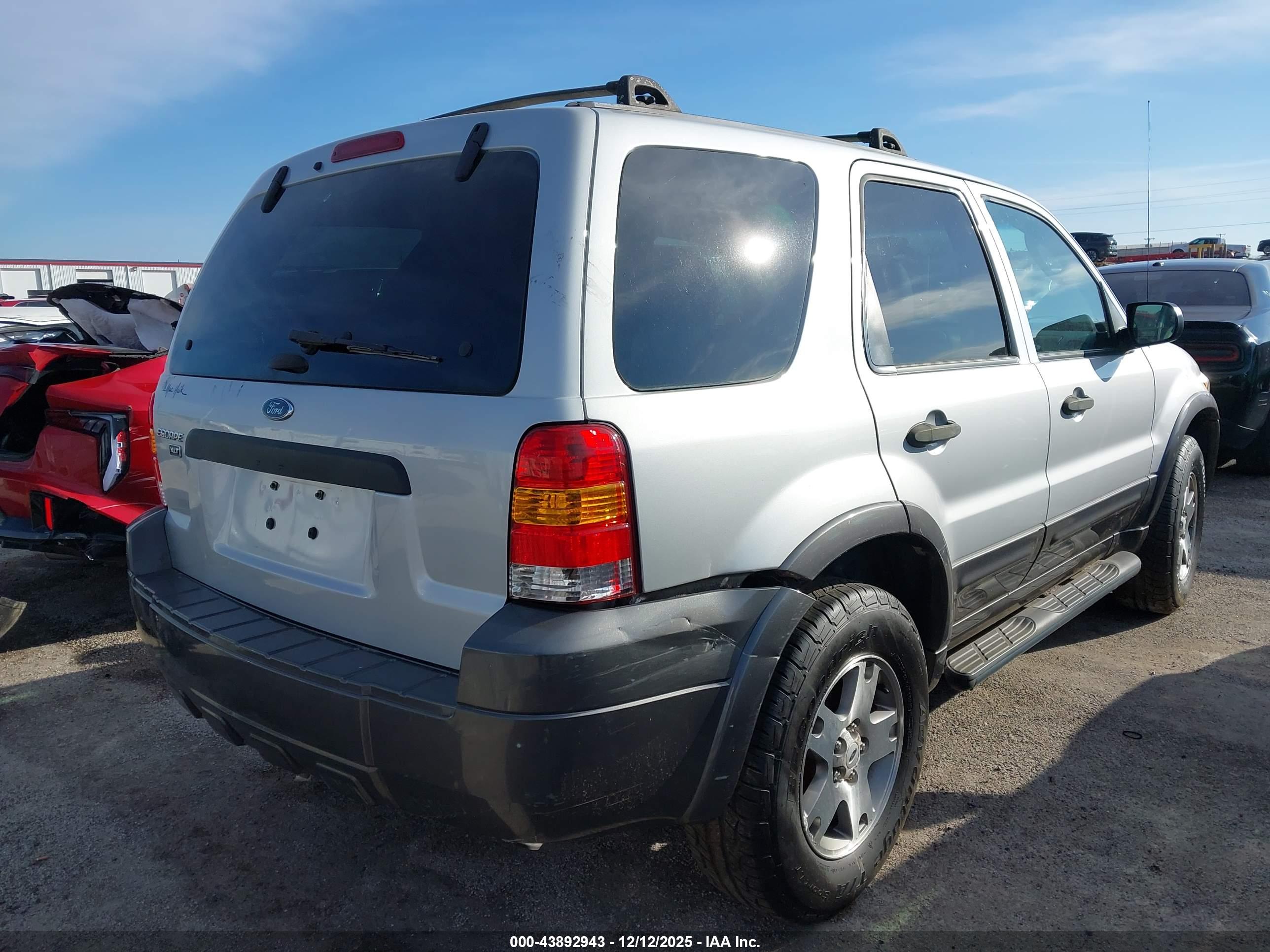 FORD ESCAPE image 4