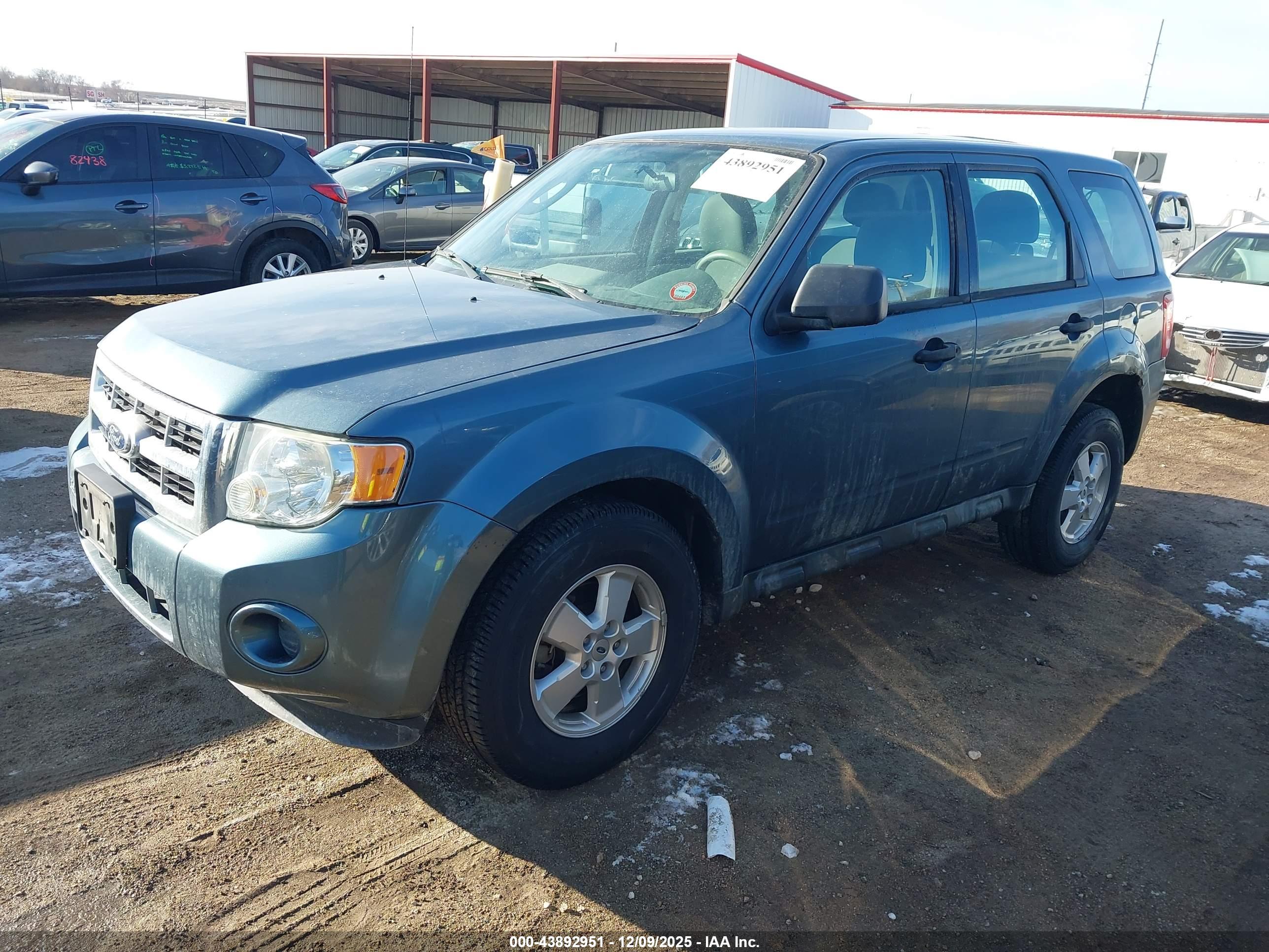 FORD ESCAPE image 2