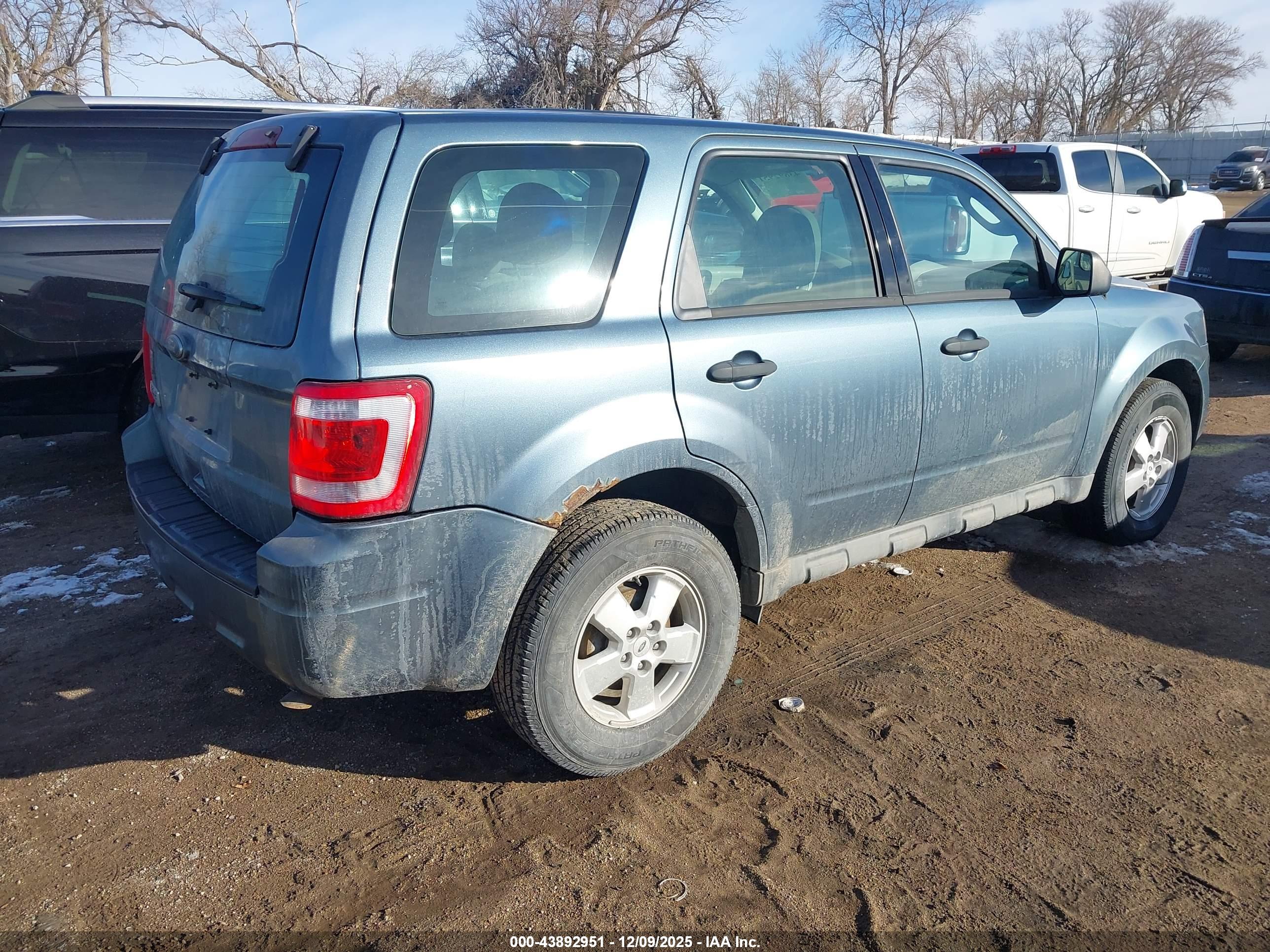 FORD ESCAPE image 4