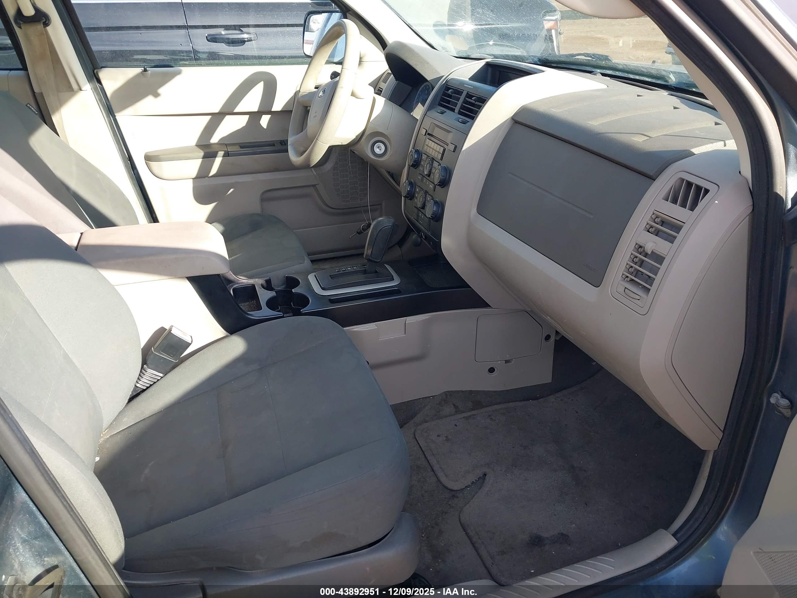 FORD ESCAPE image 5