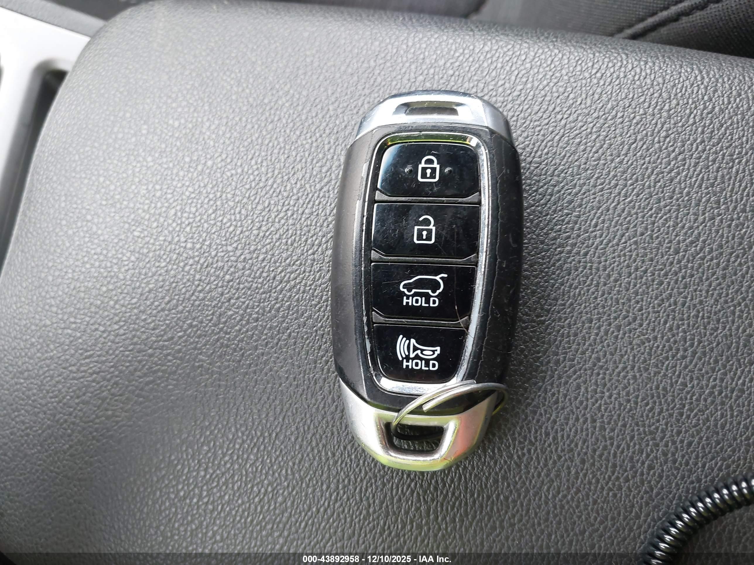 HYUNDAI KONA image 11