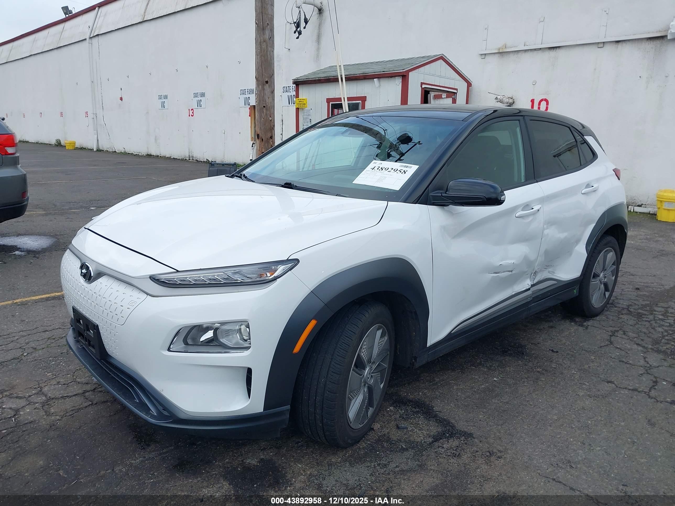 HYUNDAI KONA image 2