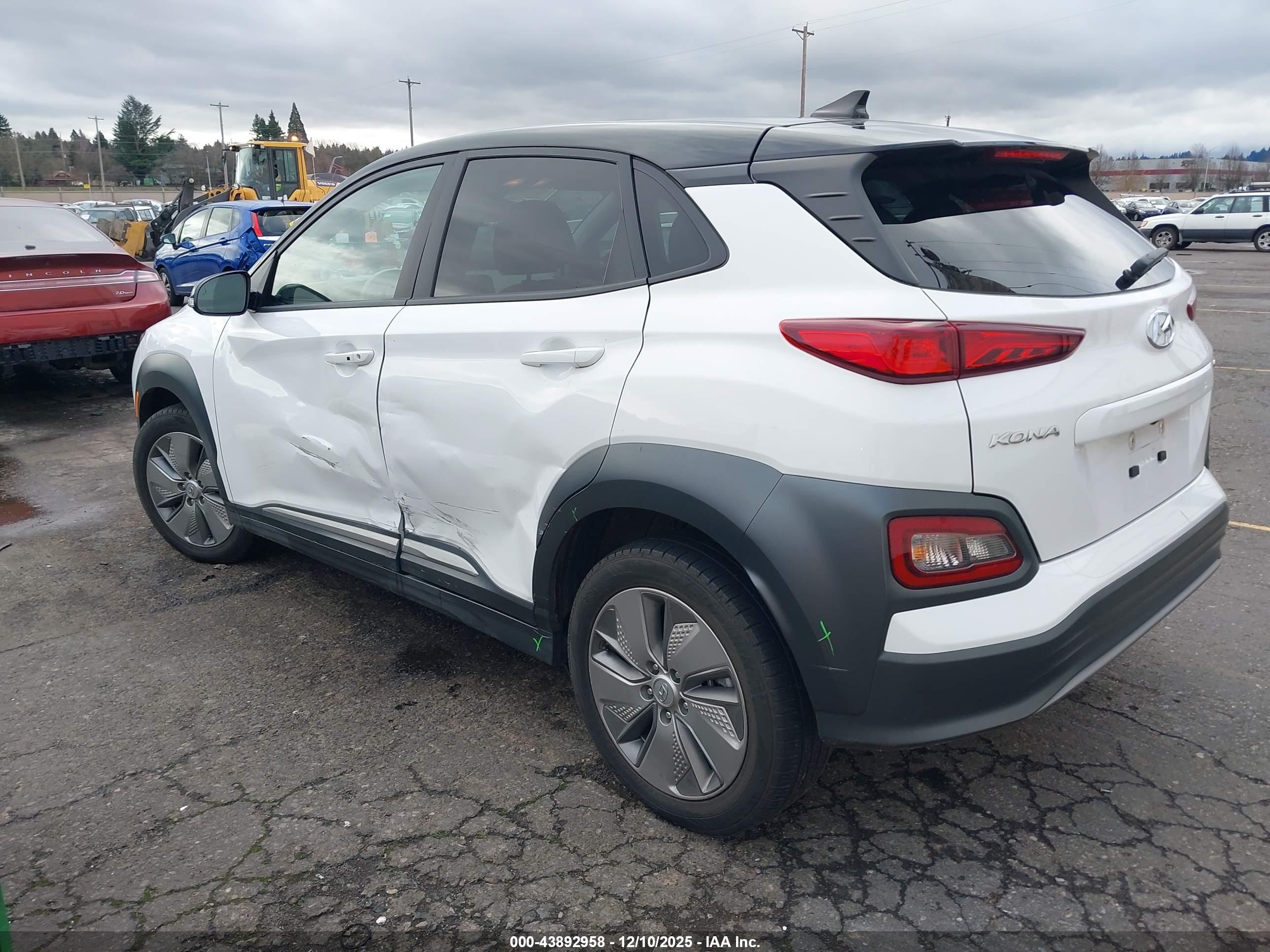 HYUNDAI KONA image 3