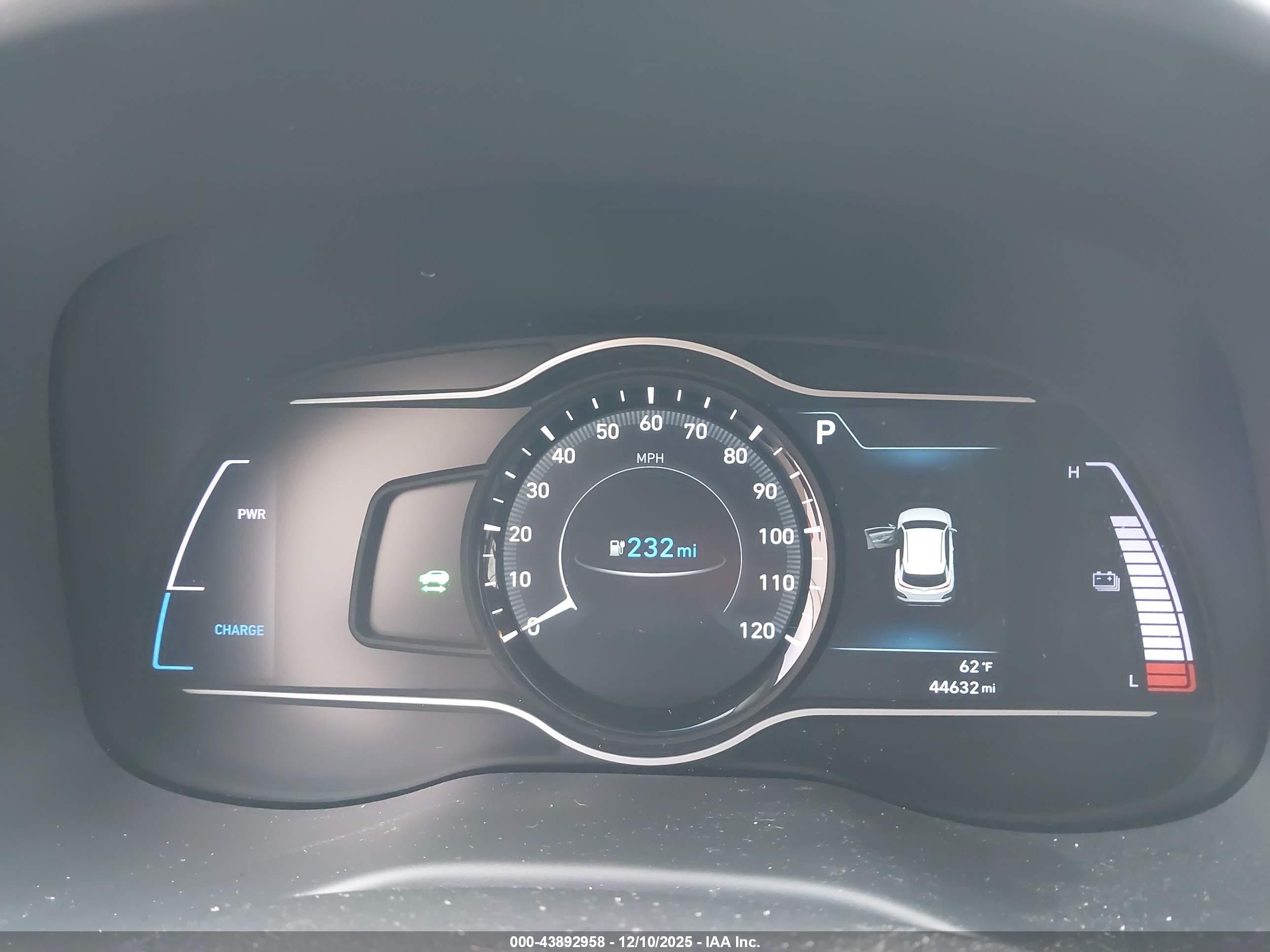 HYUNDAI KONA image 7