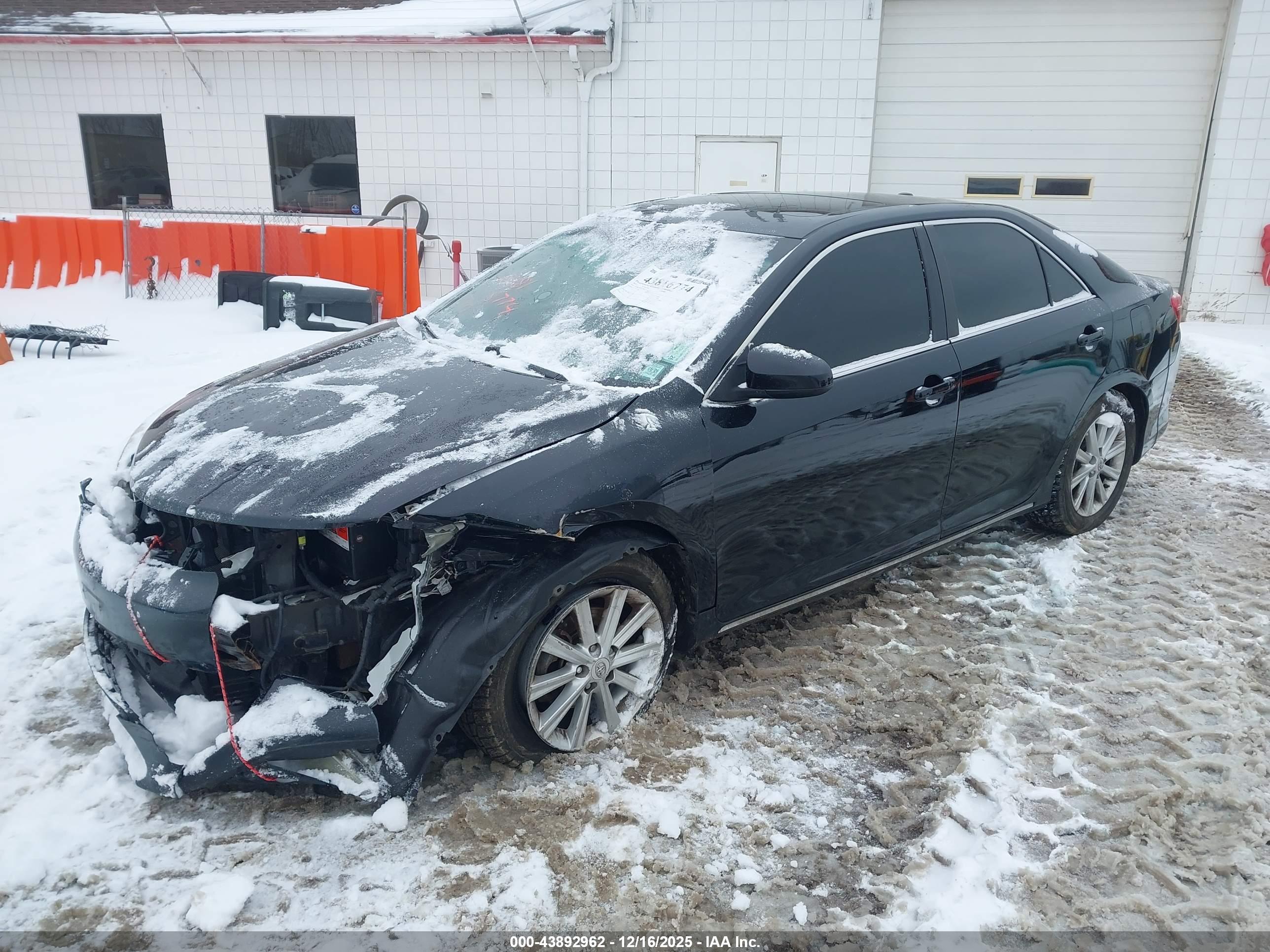 TOYOTA CAMRY image 2