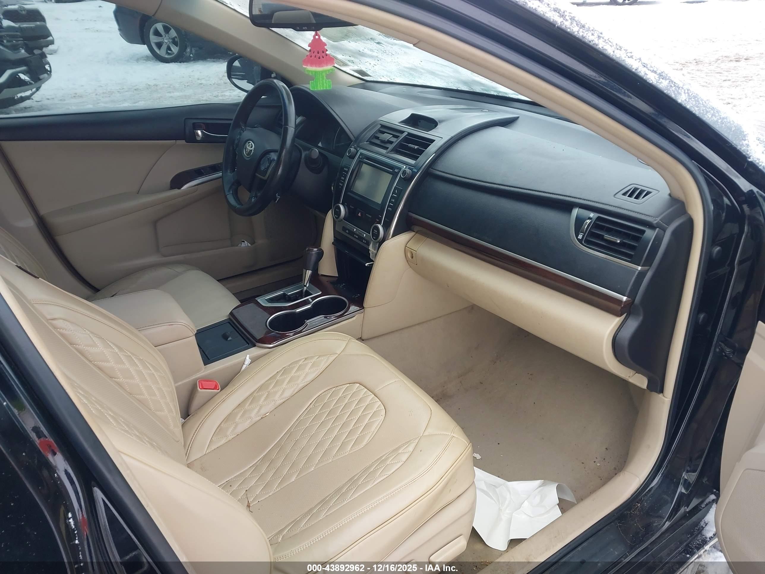 TOYOTA CAMRY image 5