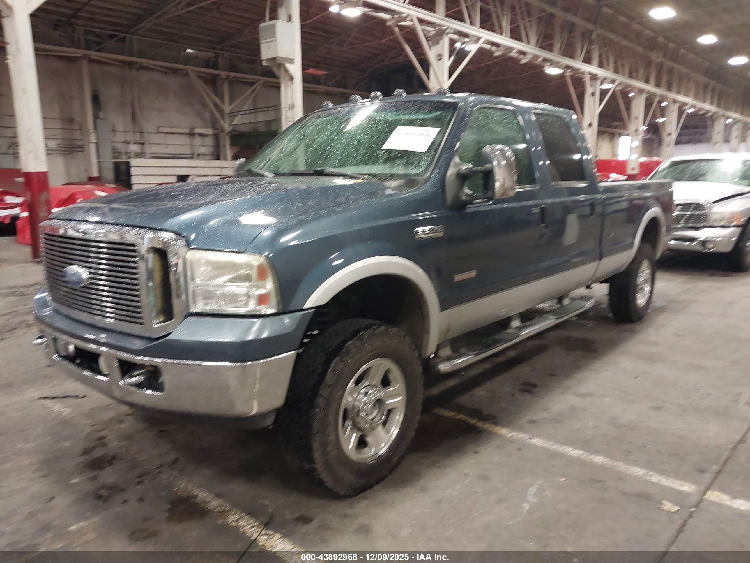 FORD F-350 image 2