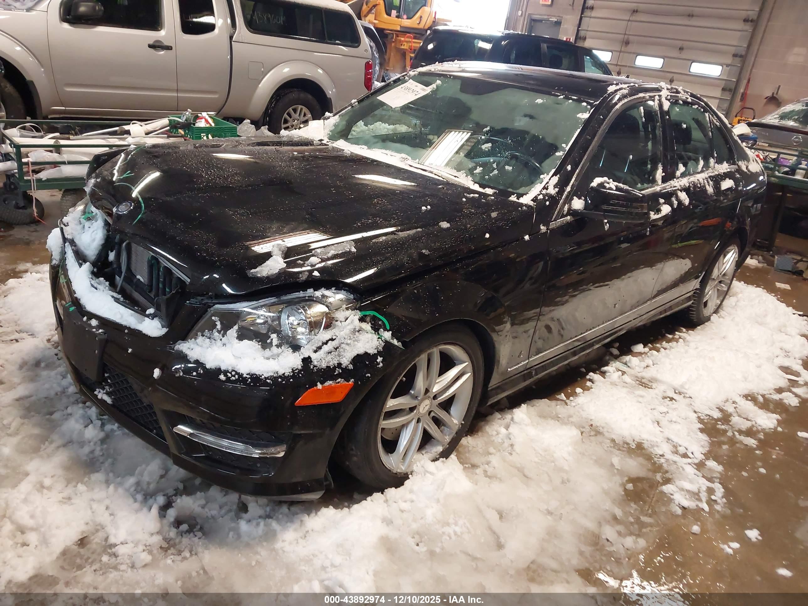 MERCEDES-BENZ C image 2
