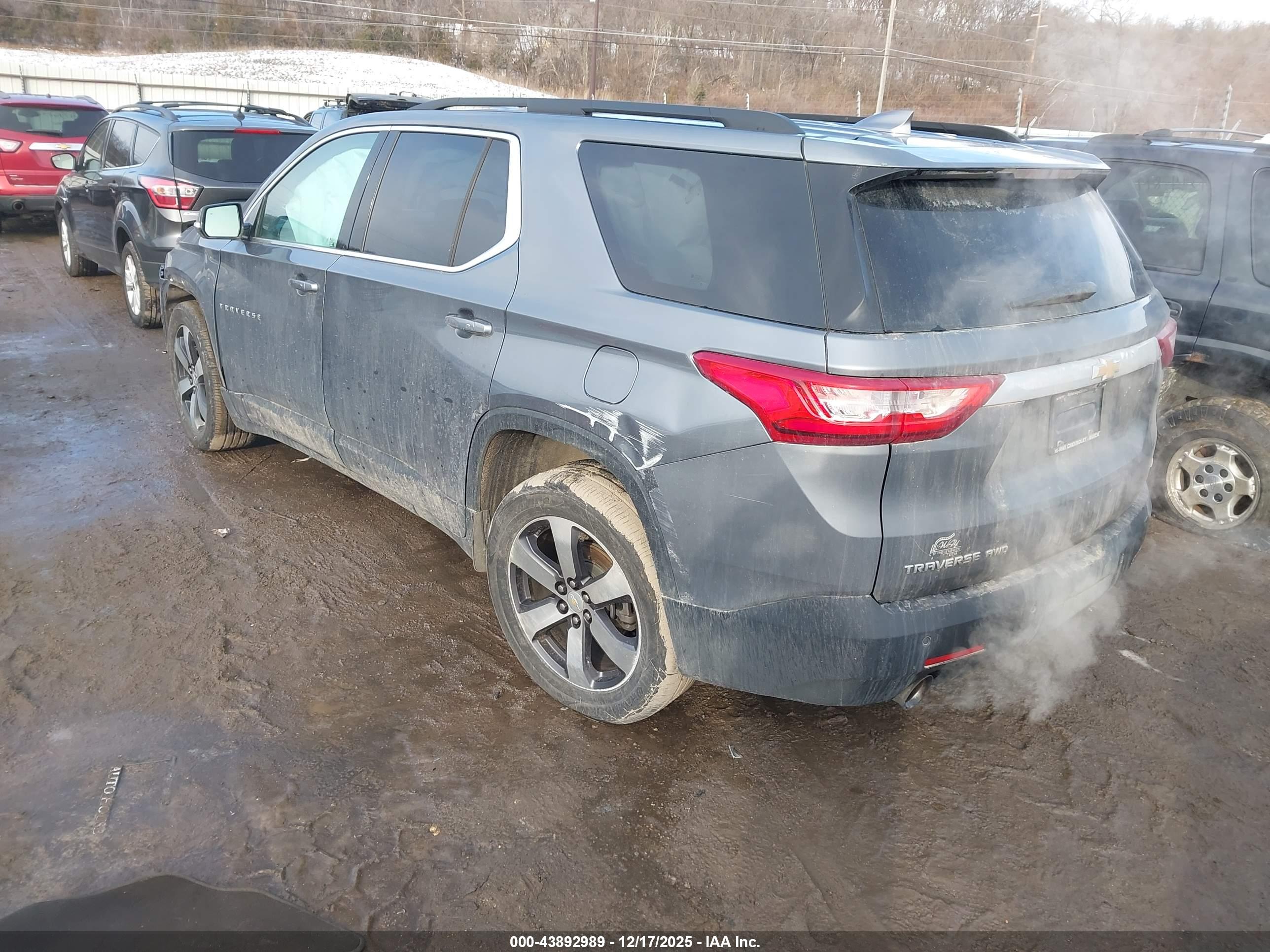 CHEVROLET TRAVERSE image 3