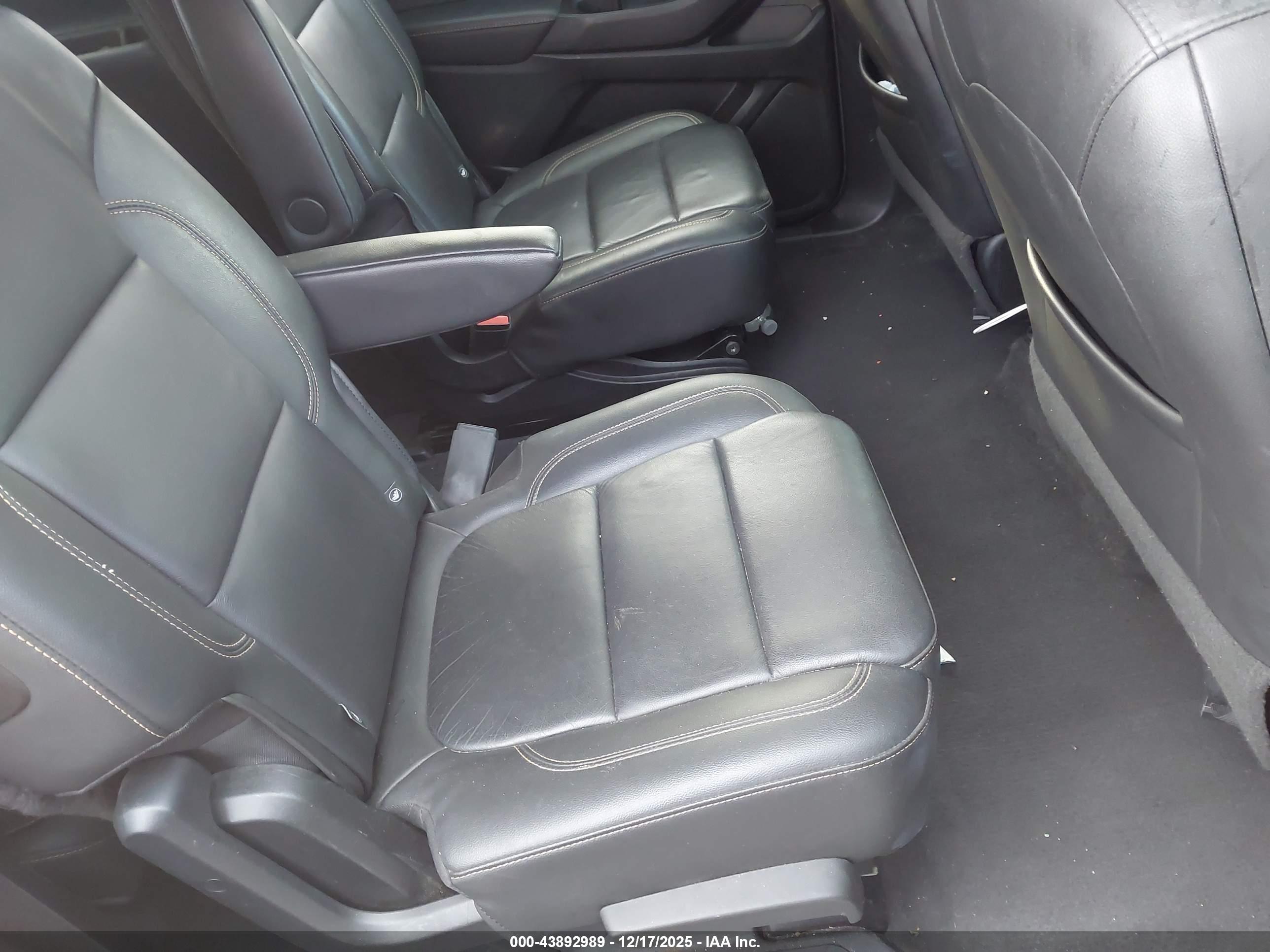 CHEVROLET TRAVERSE image 8