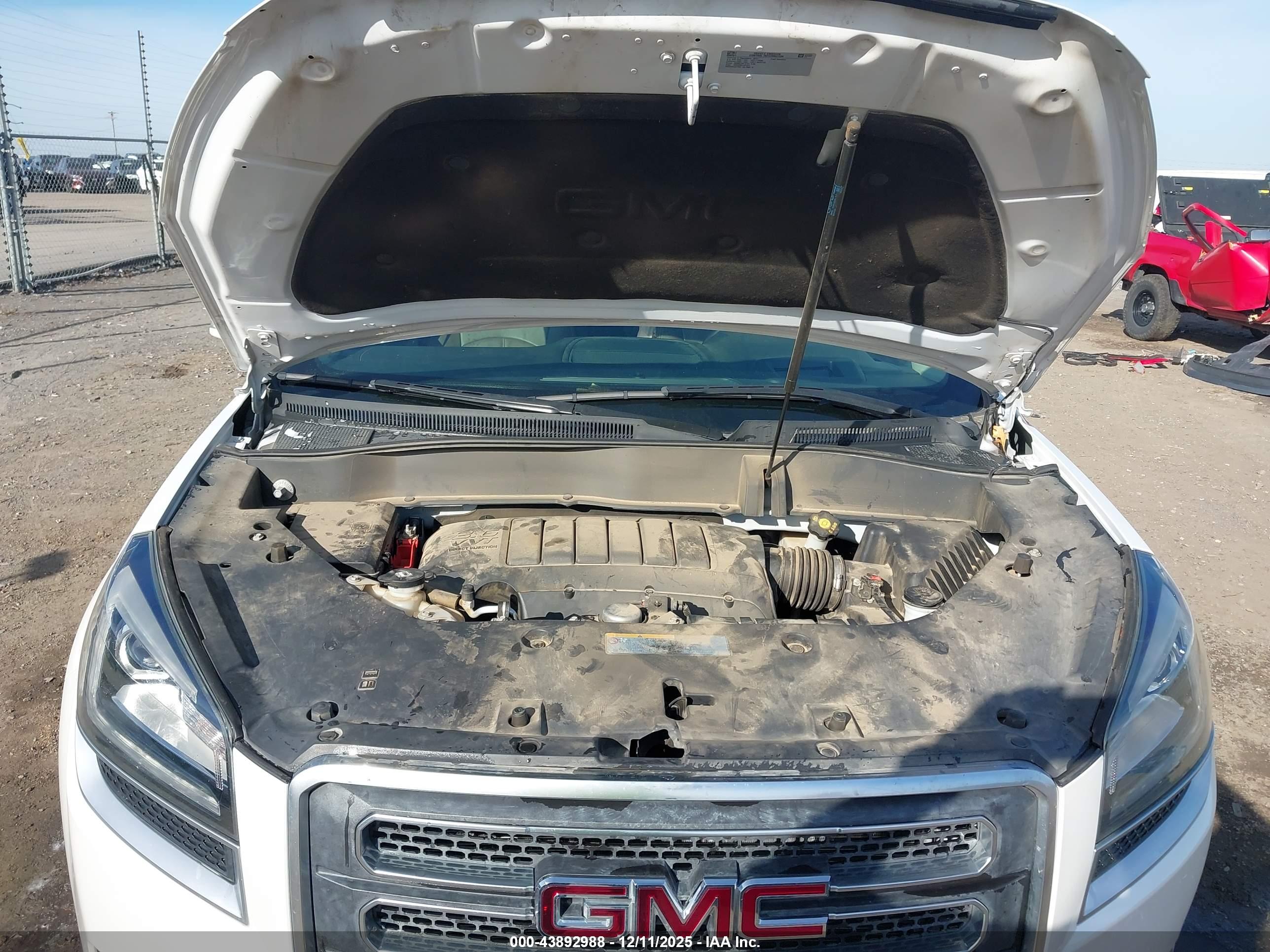 GMC ACADIA image 10