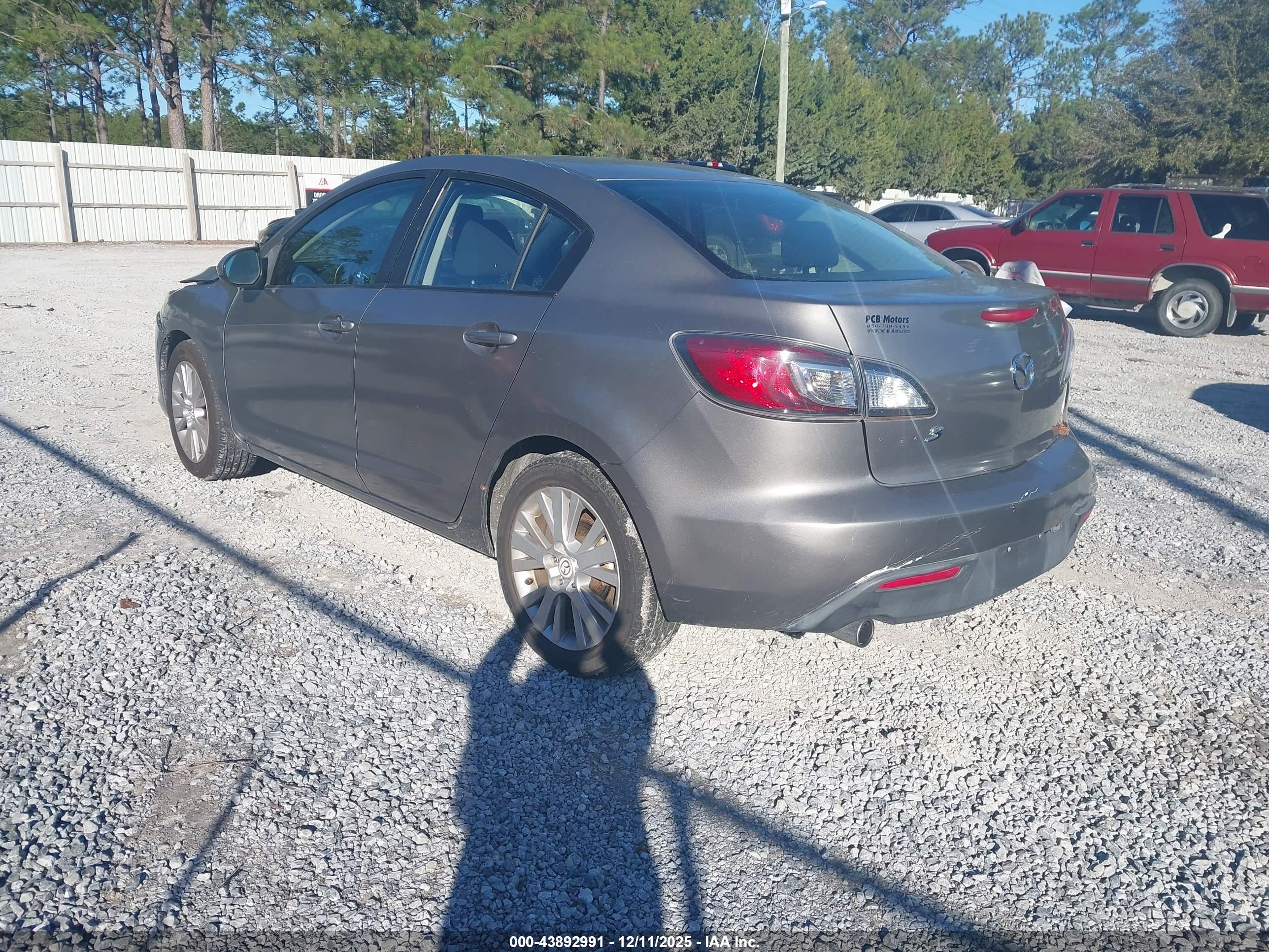 MAZDA MAZDA3 image 3