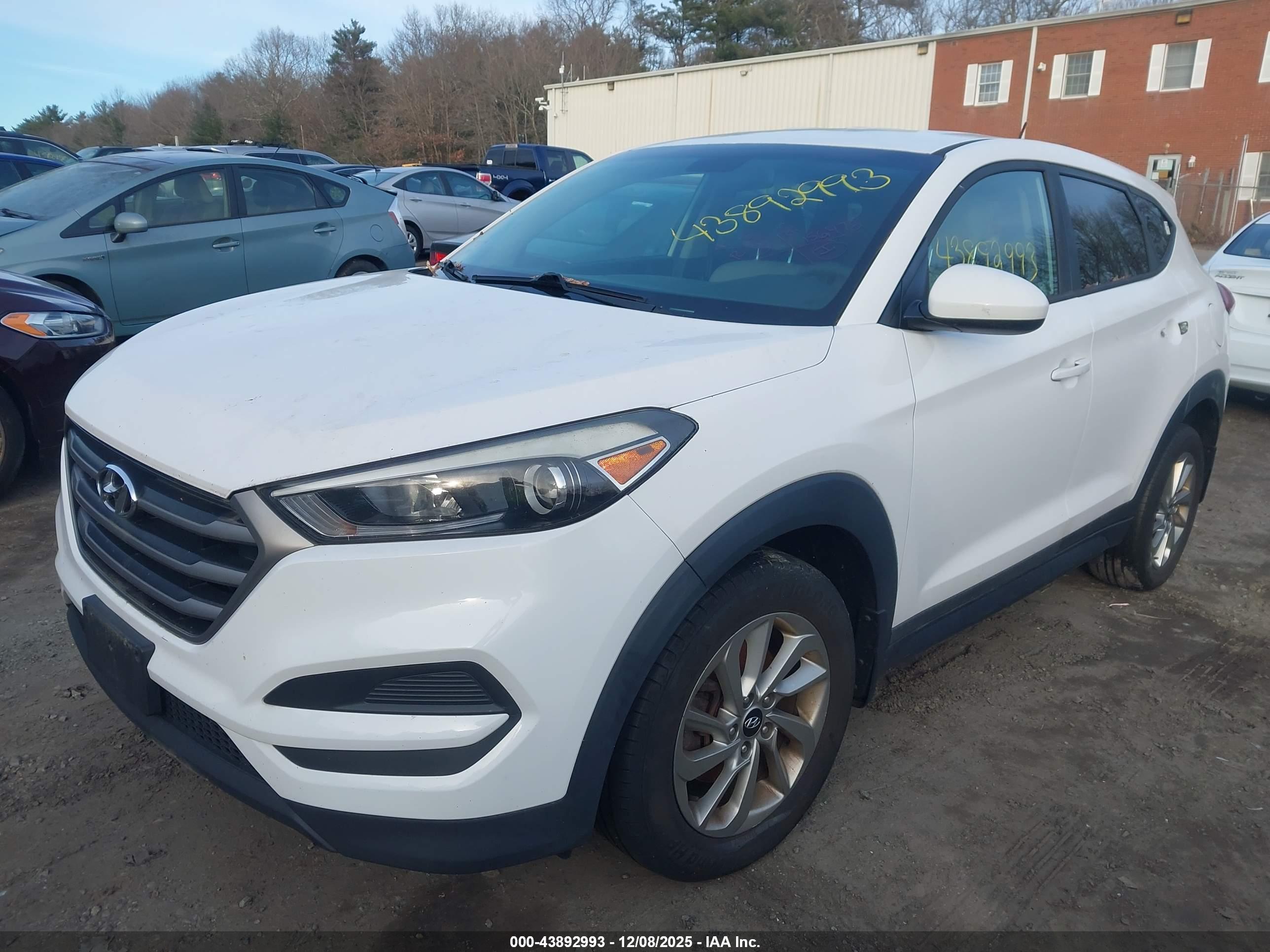 HYUNDAI TUCSON image 2