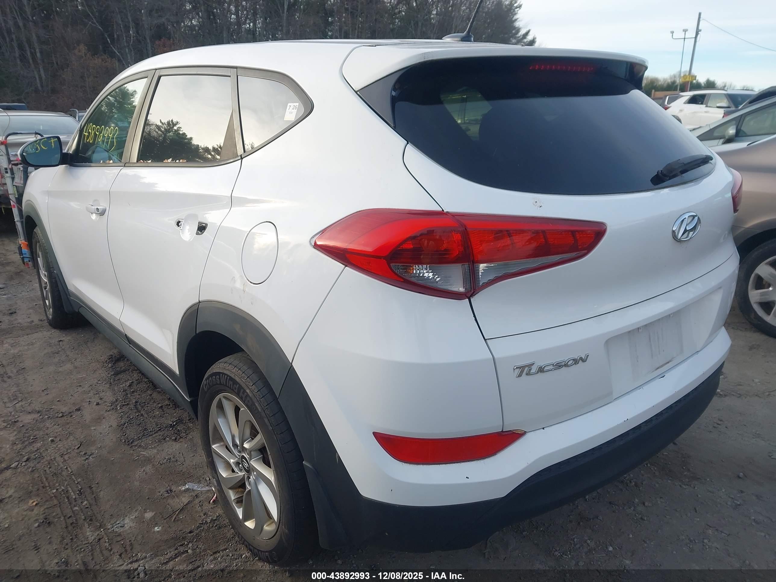 HYUNDAI TUCSON image 3