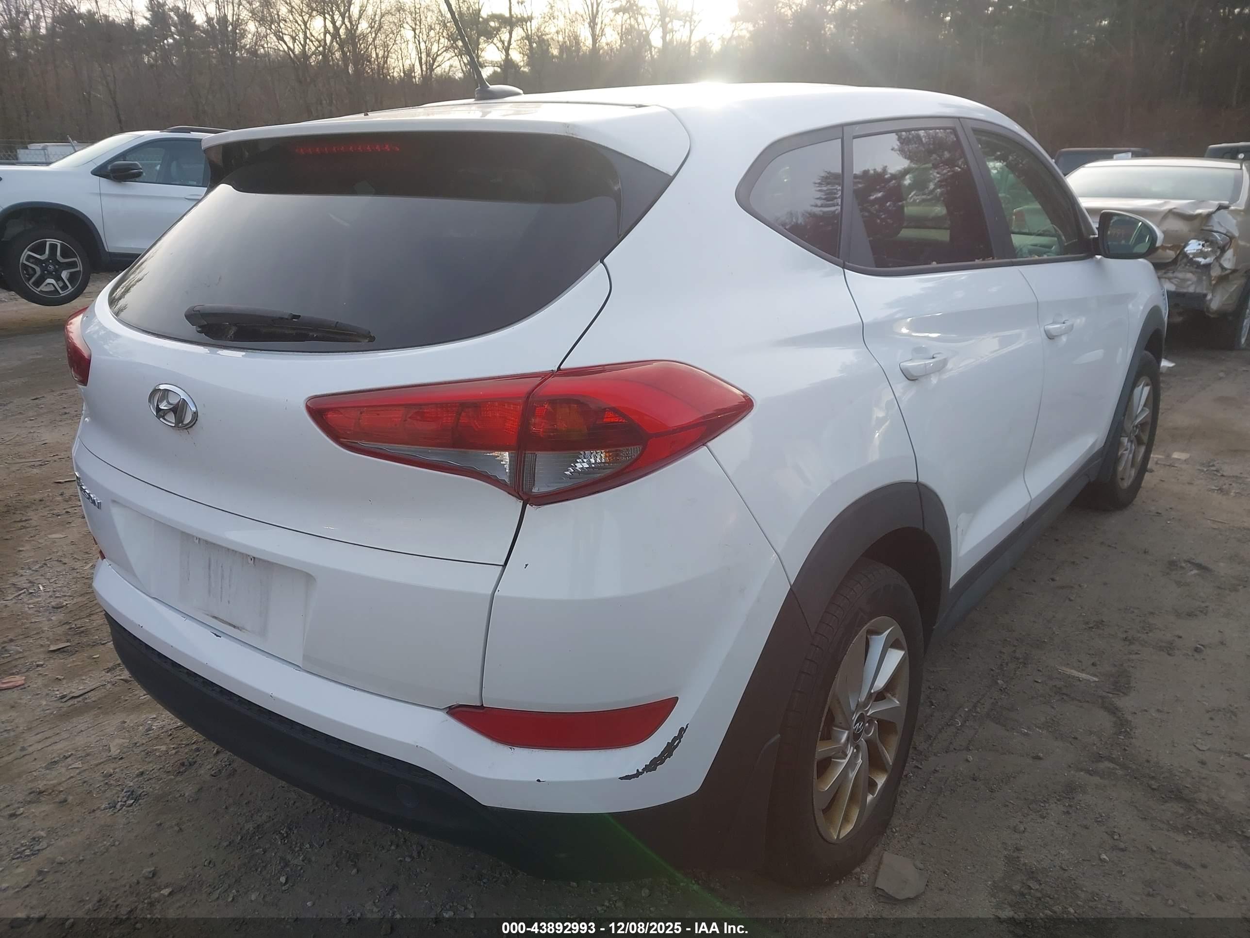 HYUNDAI TUCSON image 4
