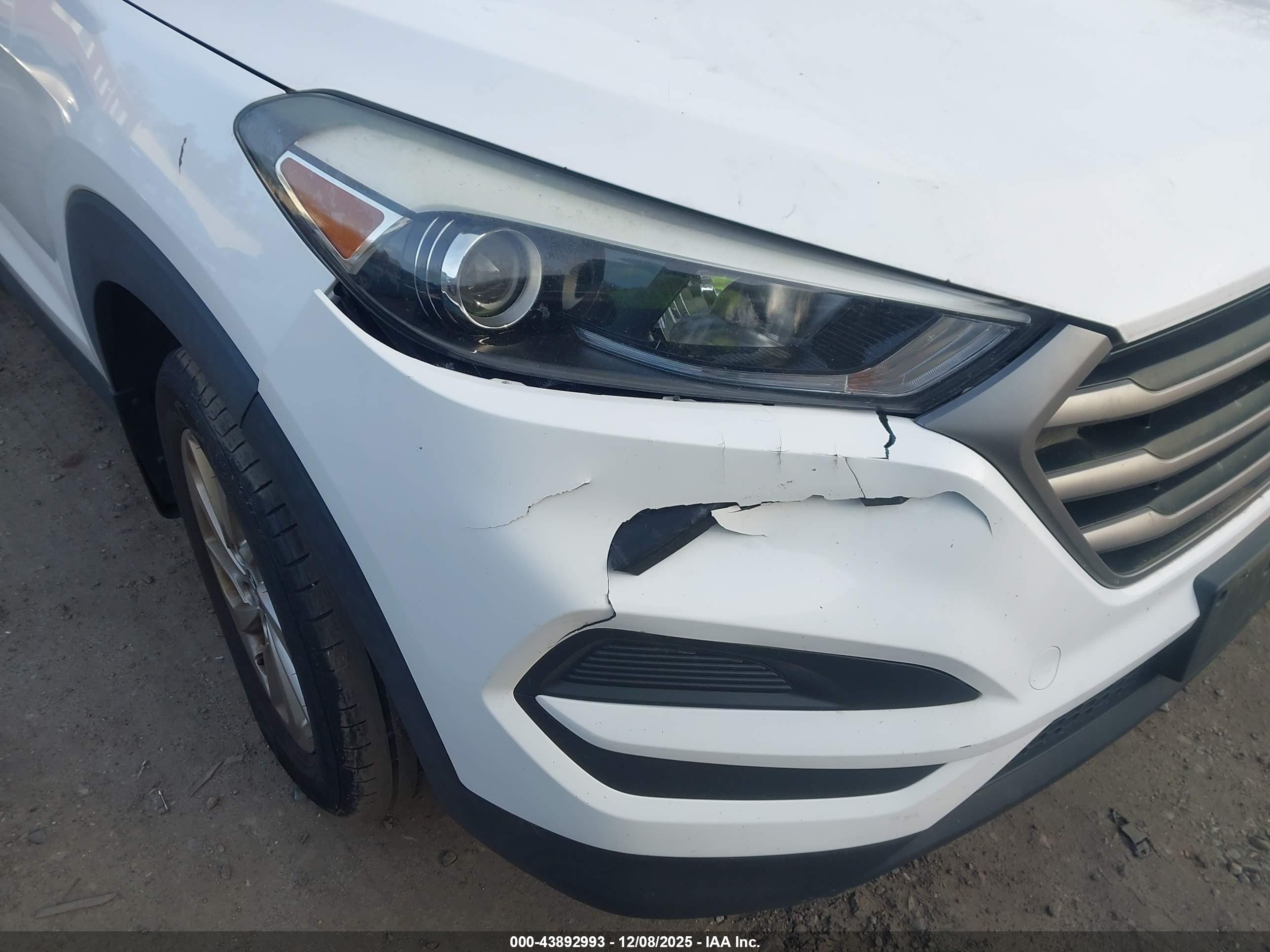 HYUNDAI TUCSON image 6