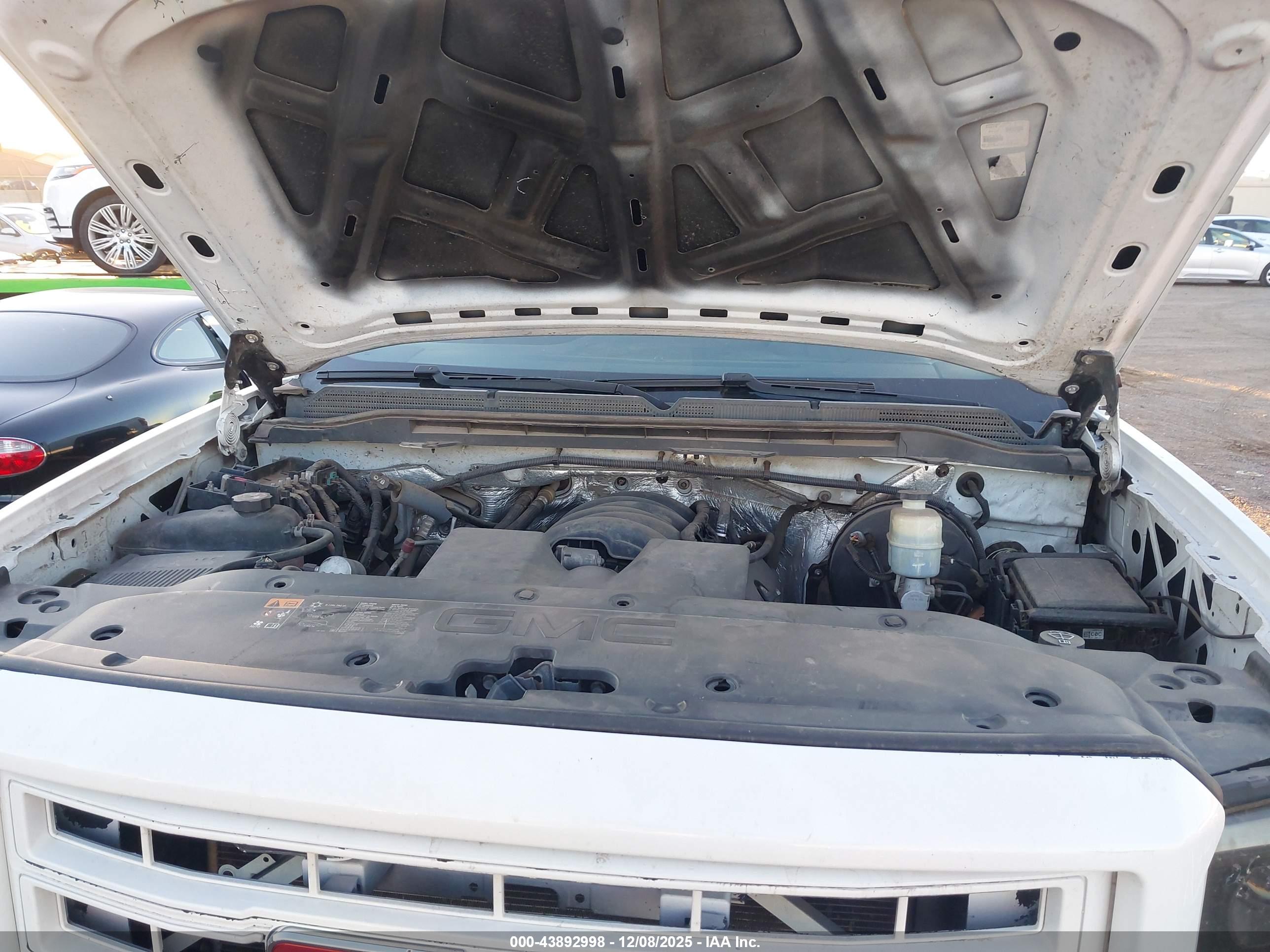 GMC SIERRA image 10