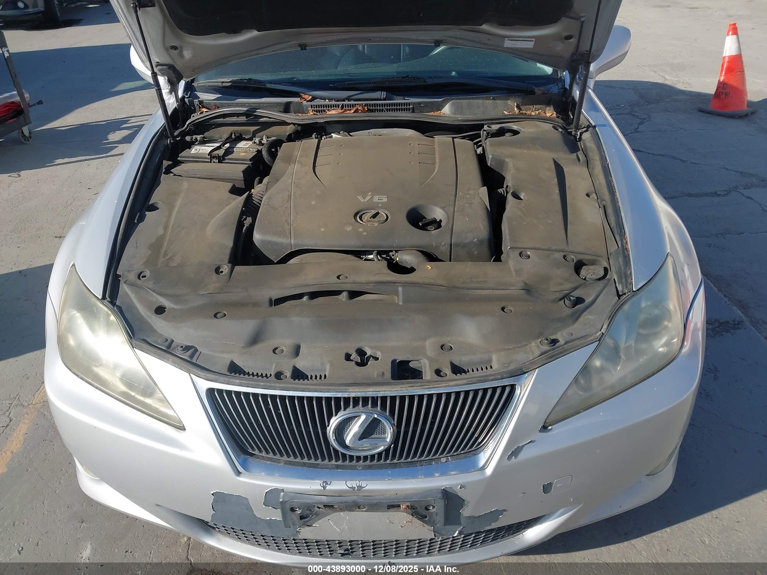 LEXUS IS image 10