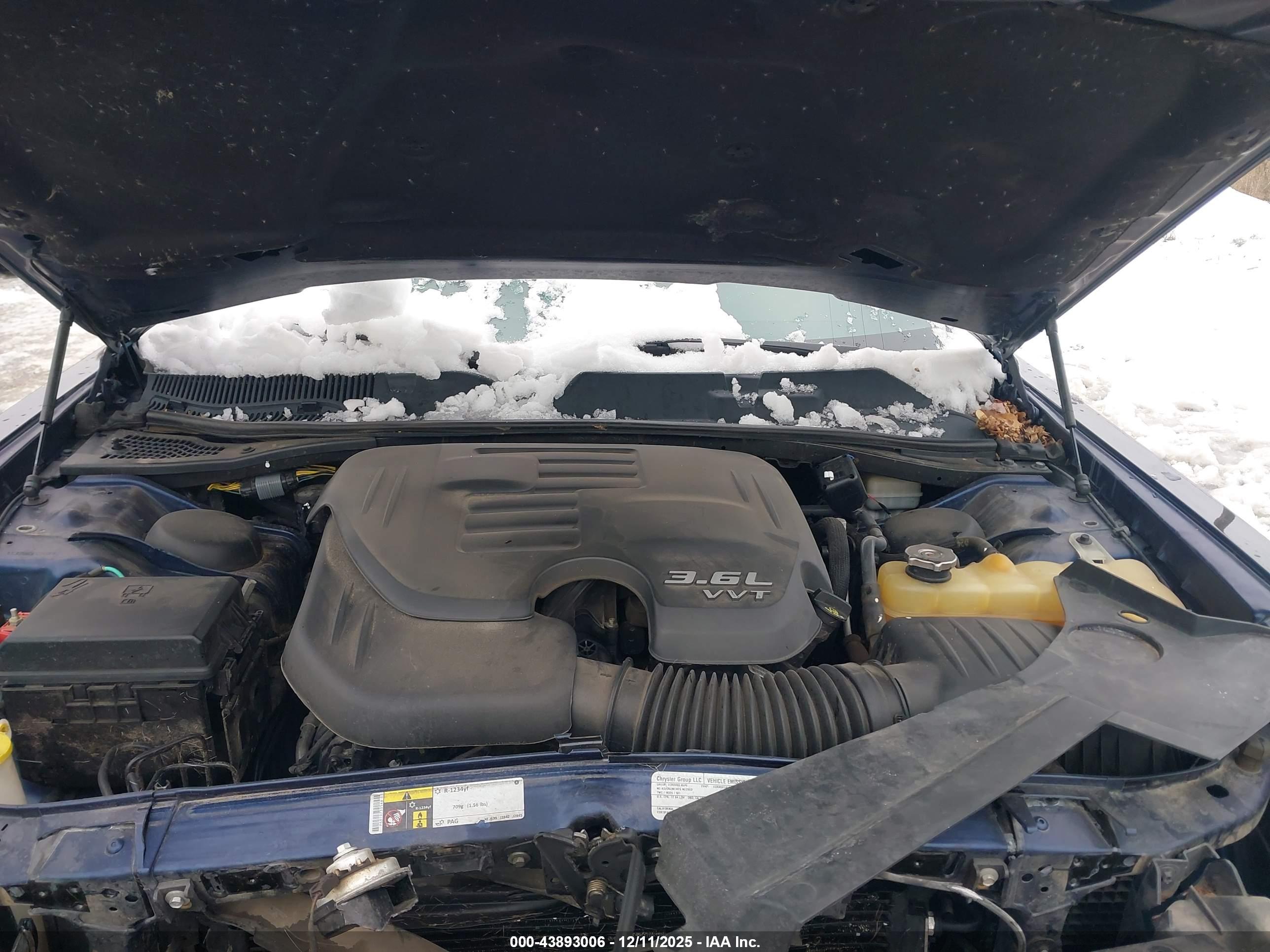 DODGE CHALLENGER image 10