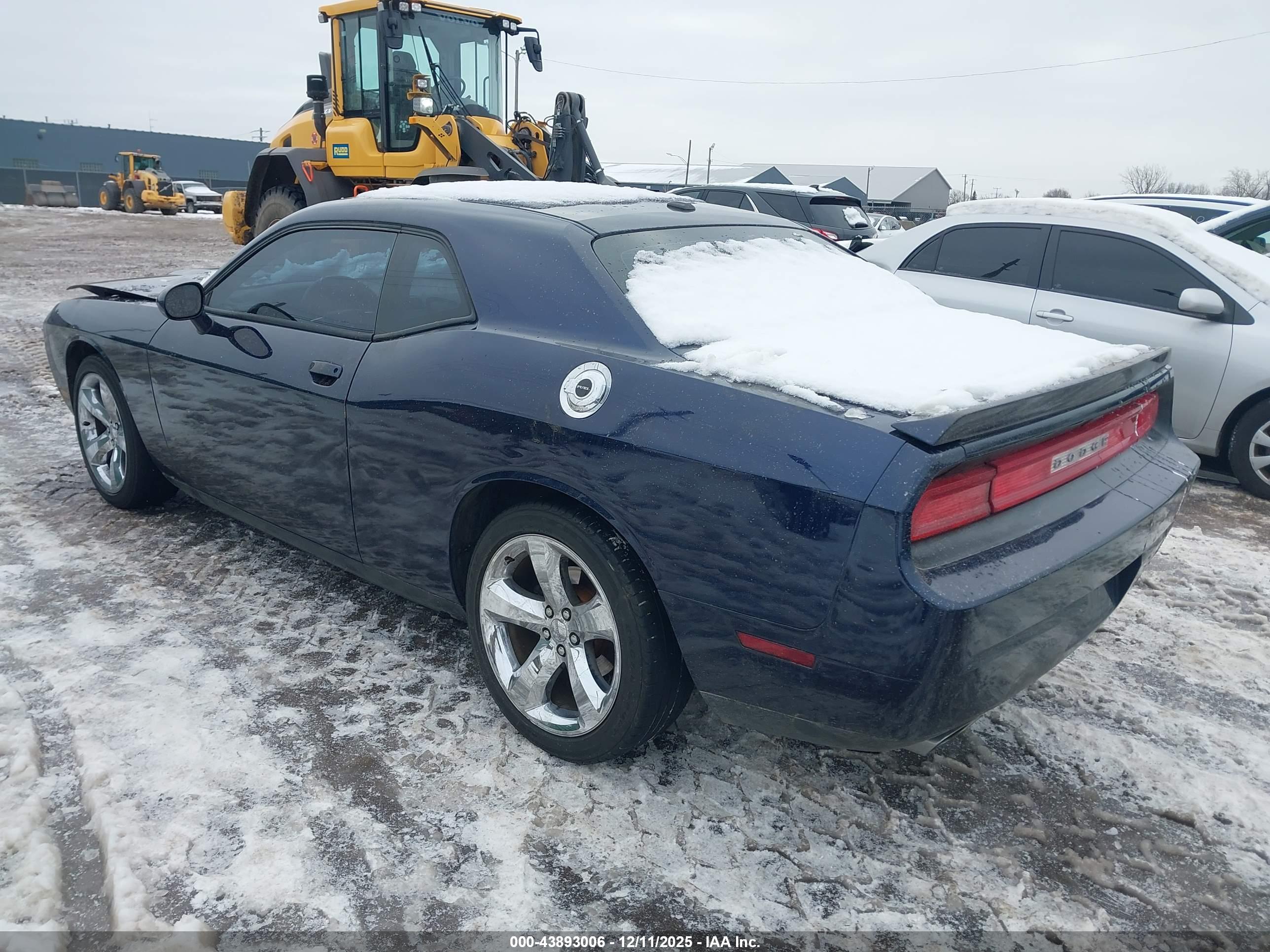 DODGE CHALLENGER image 3