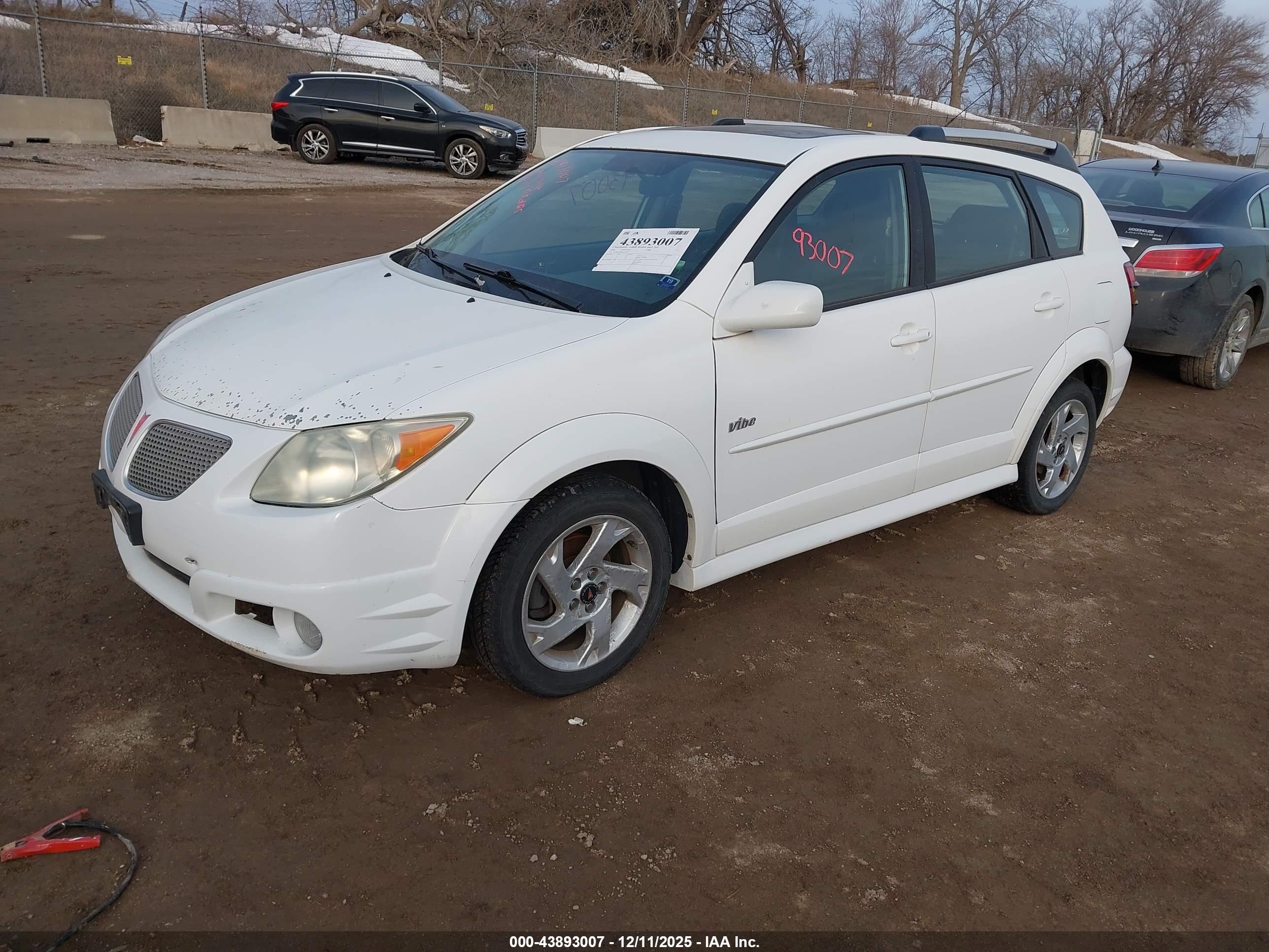 PONTIAC VIBE image 2