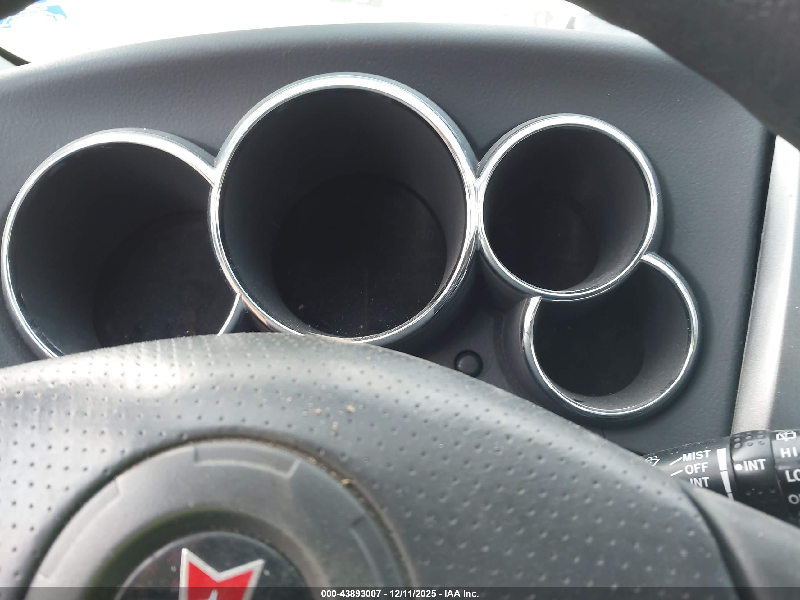 PONTIAC VIBE image 7